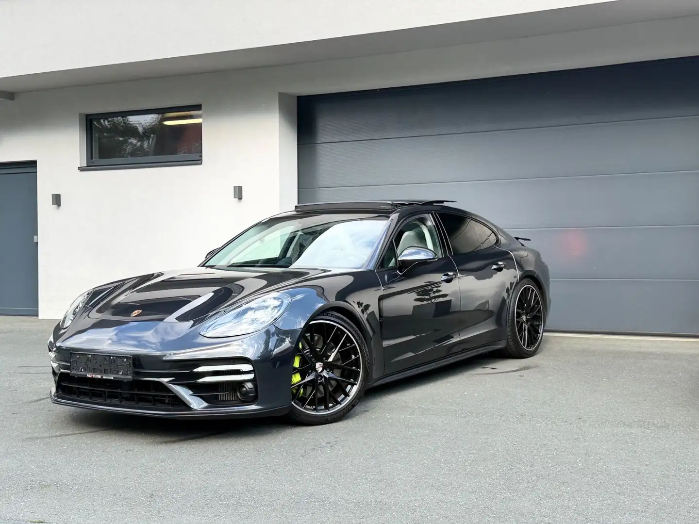 Porsche Panamera 4 E-Hybrid *PDLS*PANO*R-KAMERA*TOP Grau - 1