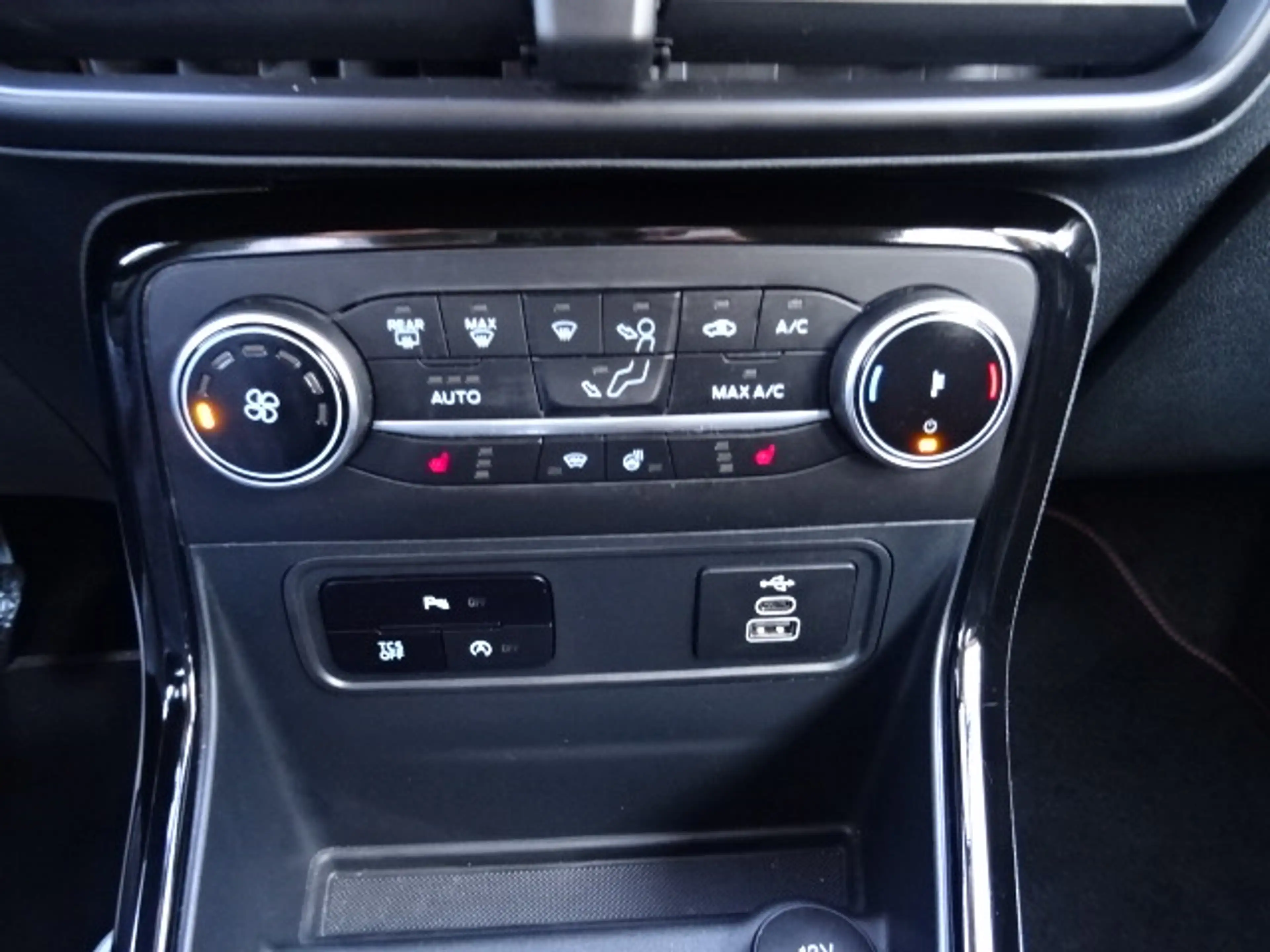 Ford EcoSport 1.0 Ecoboost ST-Line +B&O +18"+Navi — photo 10