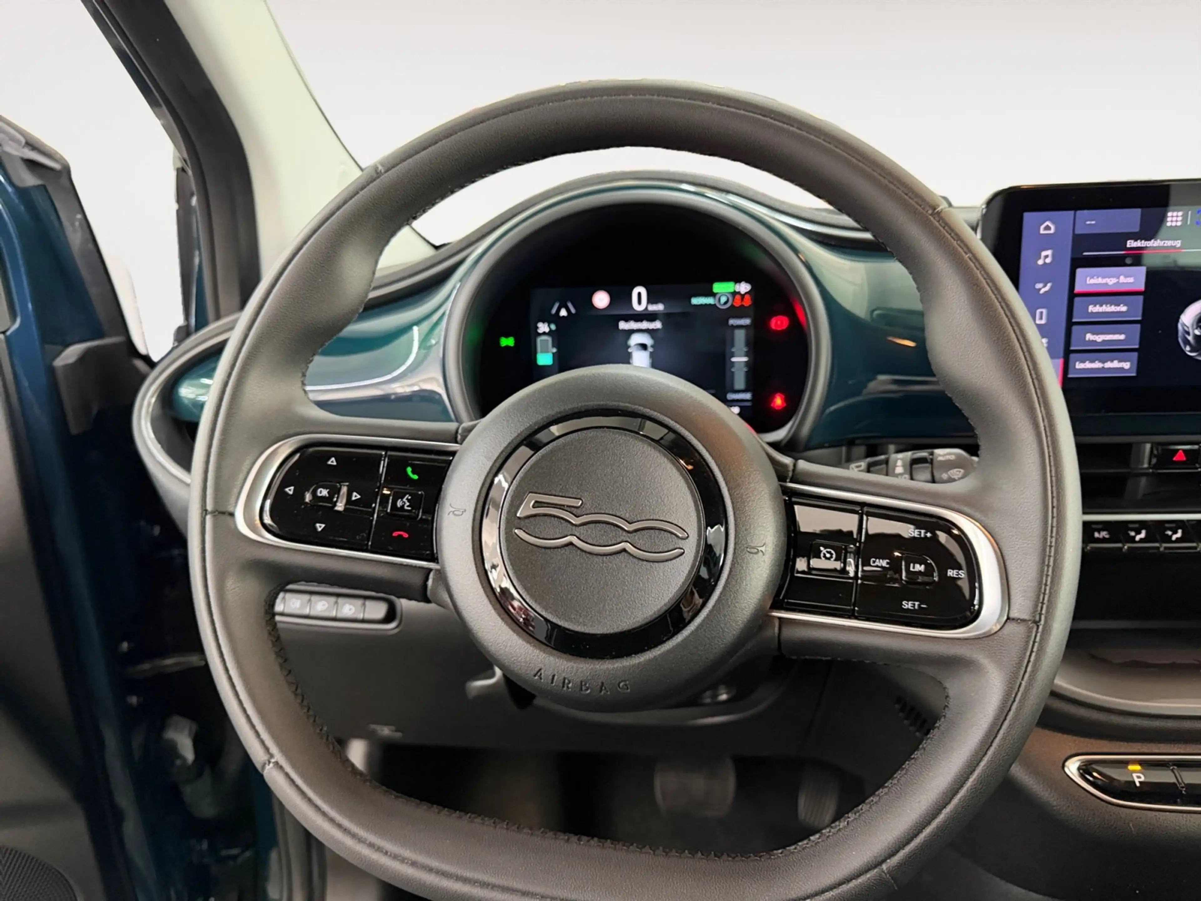 Fiat 500e 500 e Base Klimaautomatik, Keyless, Allwetter — photo 13