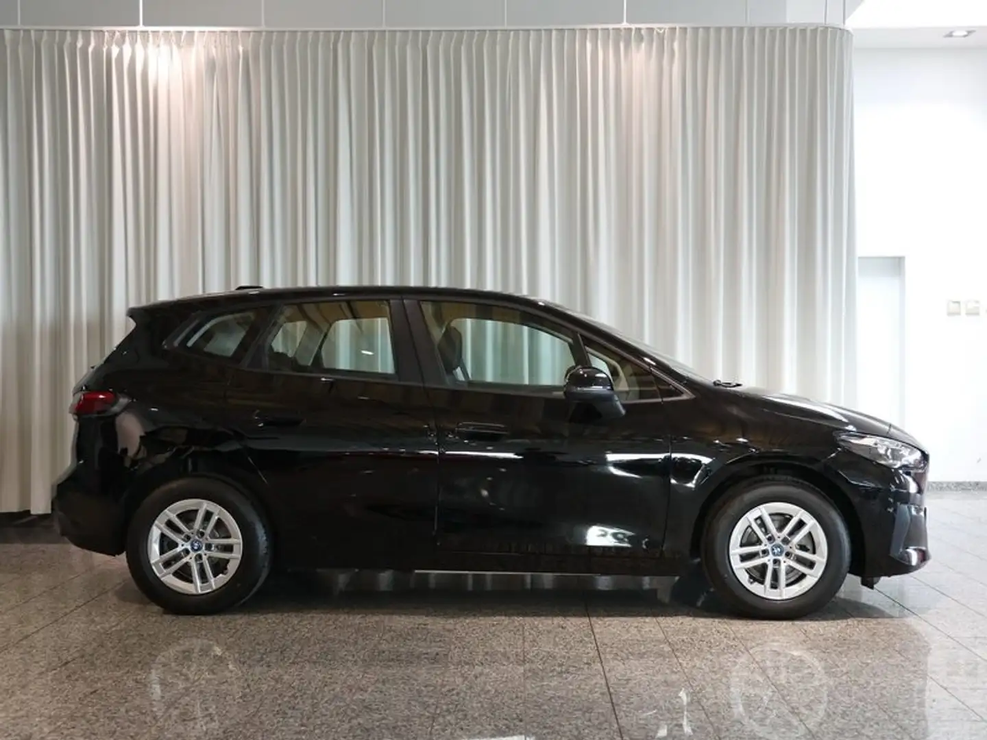 BMW 225 e xDrive Active Tourer Adp.LED DAB PDC RFK Schwarz - 2
