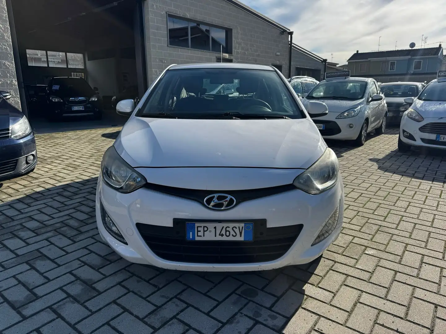 Hyundai i20 i20 5p 1.2 Sound Edition Weiß - 1