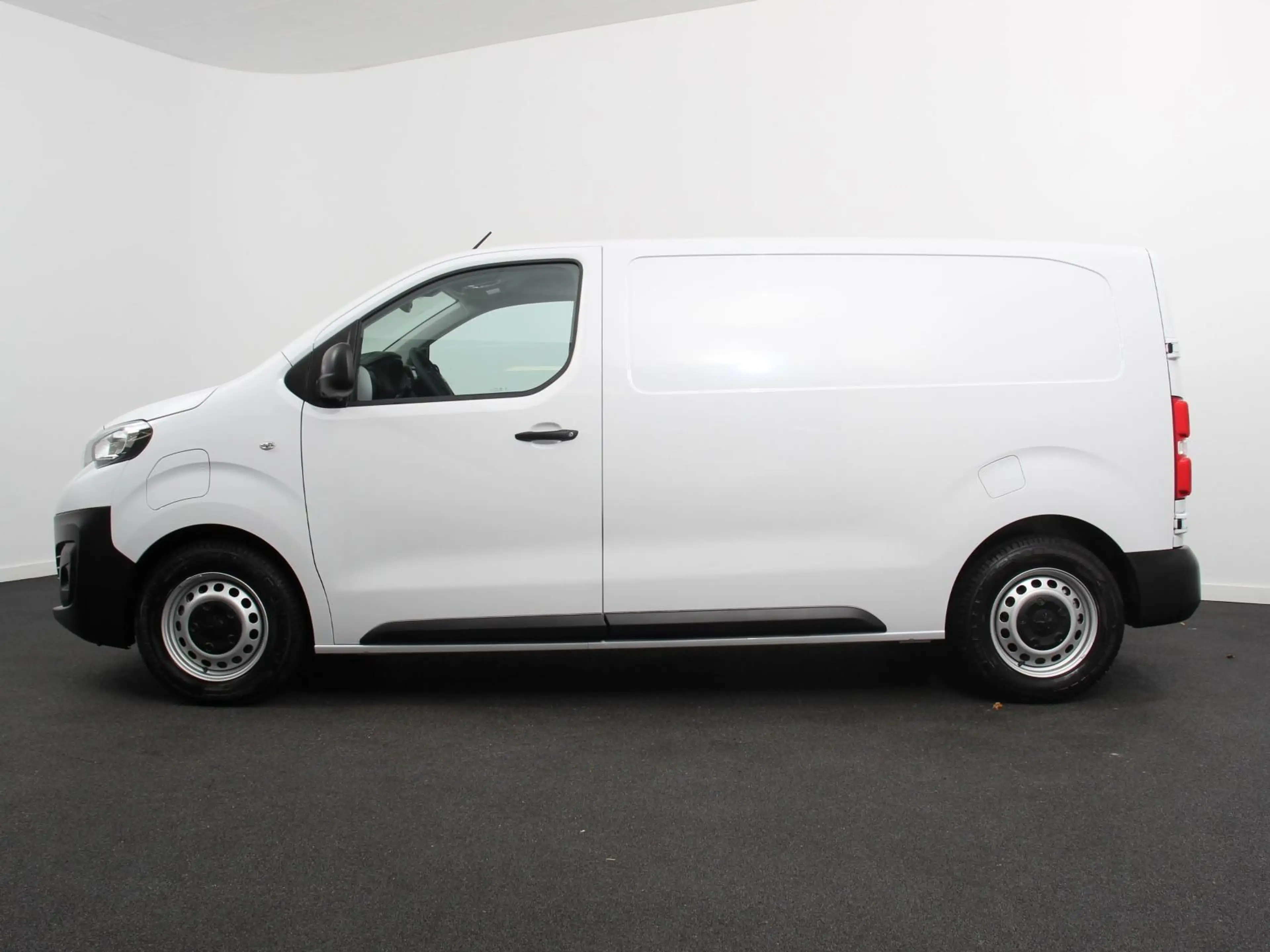 Peugeot e-Expert EV L2 75 kWh | 3p | Automatische Airco | Multimedi — photo 8