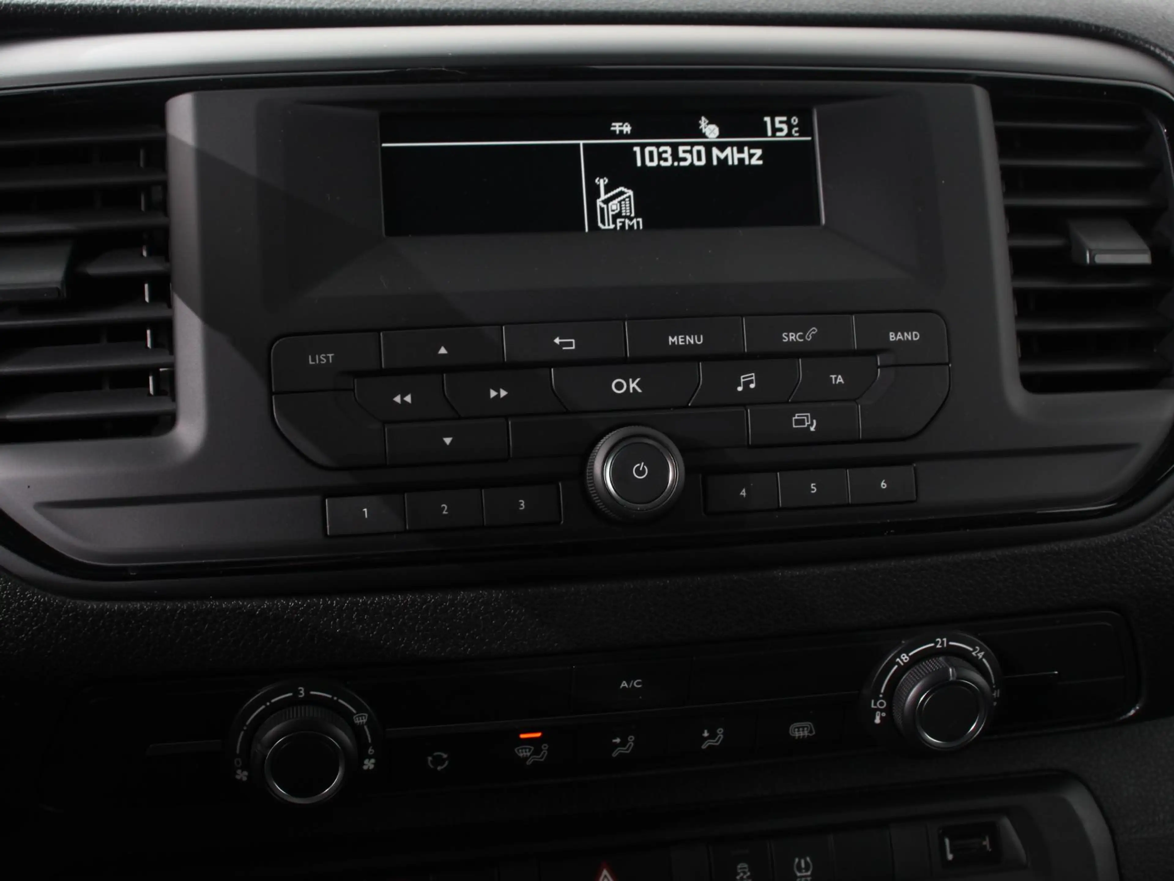 Peugeot e-Expert EV L2 75 kWh | 3p | Automatische Airco | Multimedi — photo 36