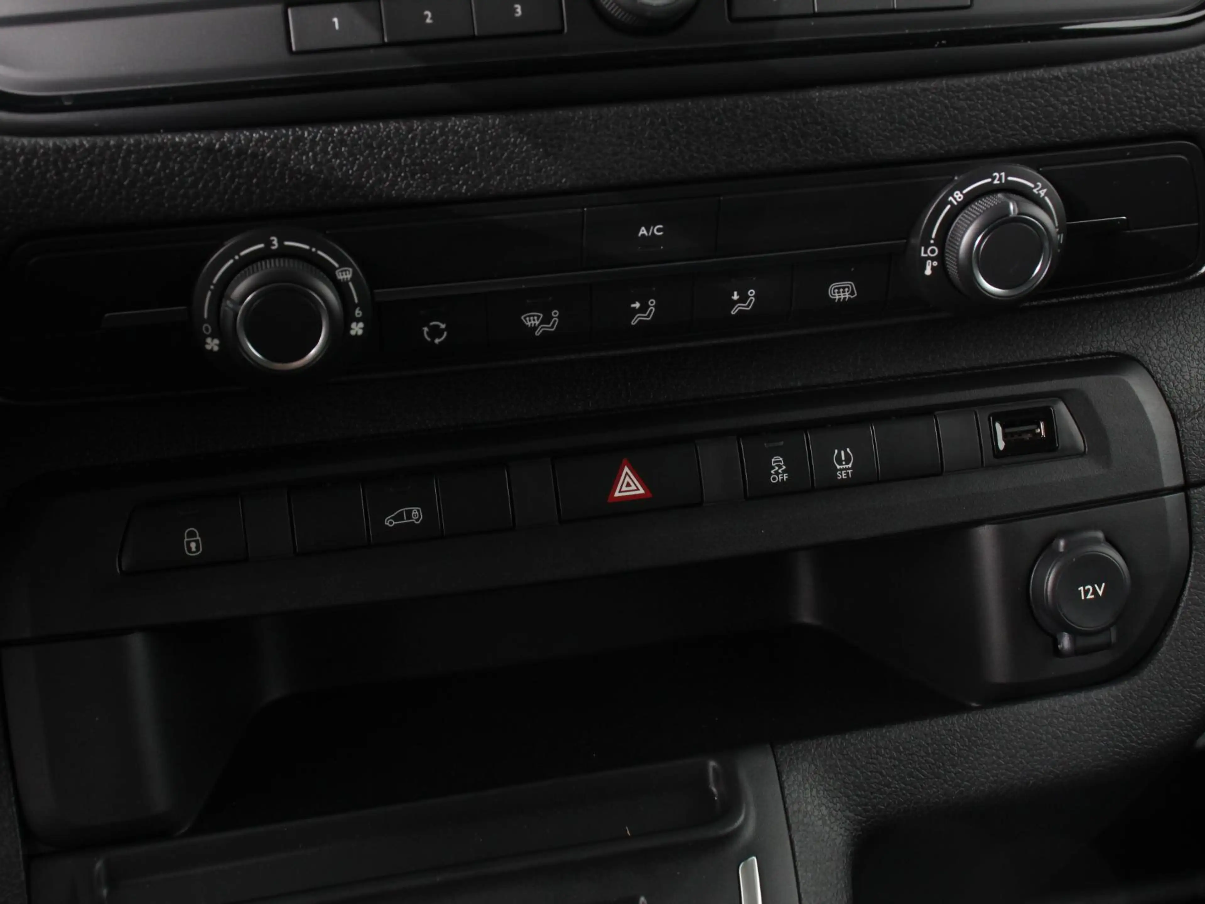 Peugeot e-Expert EV L2 75 kWh | 3p | Automatische Airco | Multimedi — photo 20