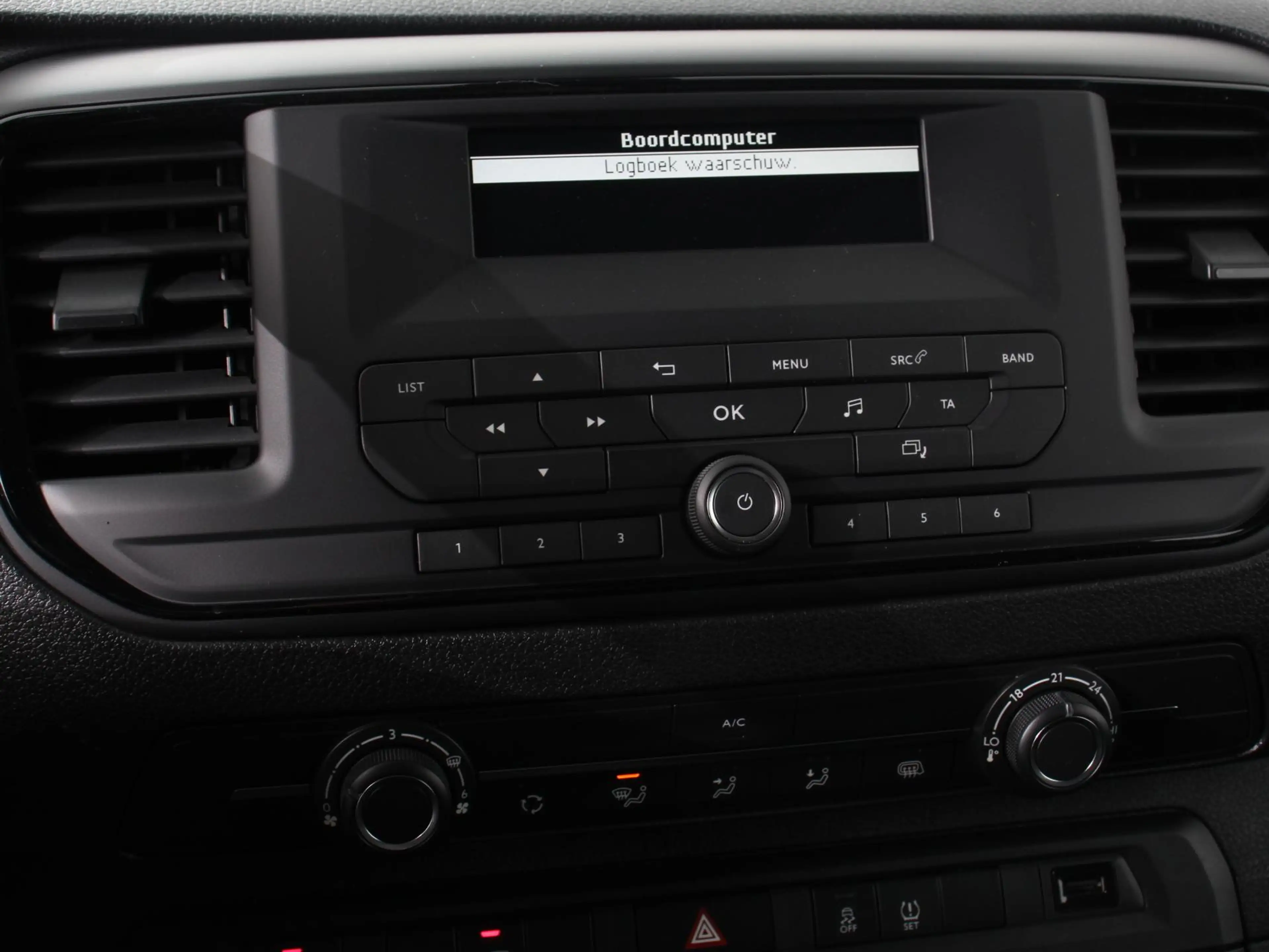 Peugeot e-Expert EV L2 75 kWh | 3p | Automatische Airco | Multimedi — photo 33