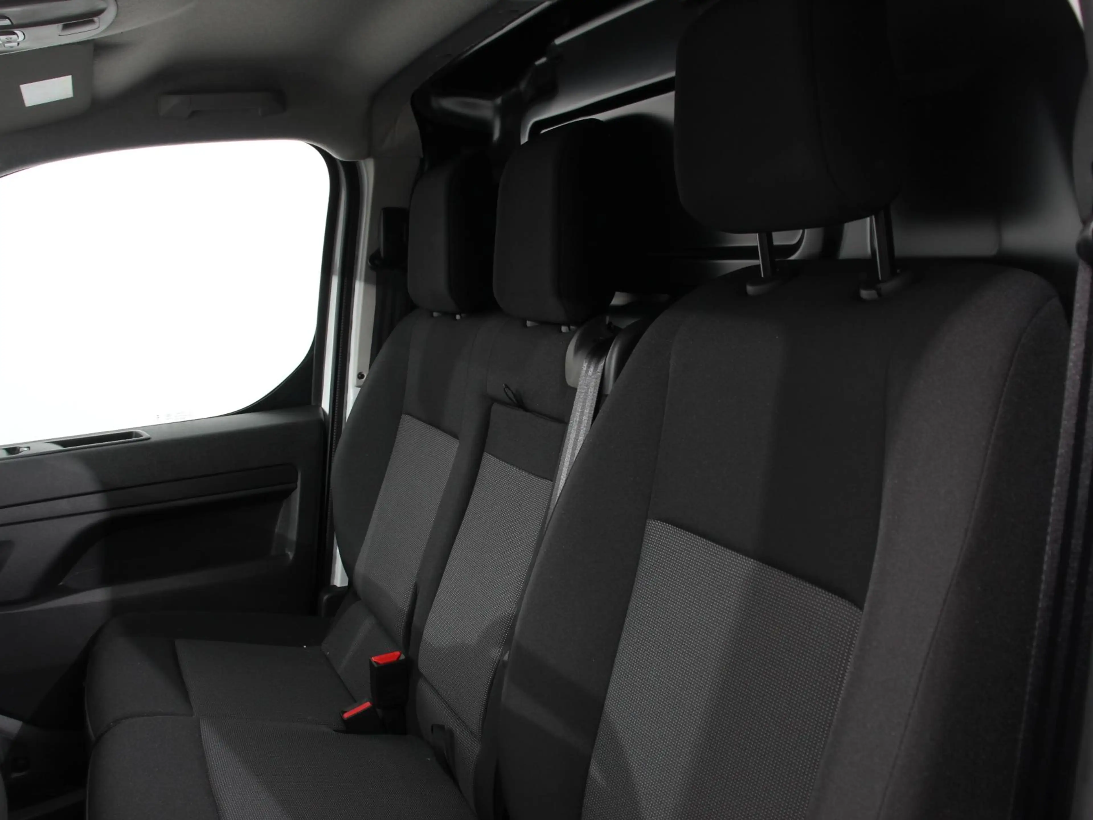 Peugeot e-Expert EV L2 75 kWh | 3p | Automatische Airco | Multimedi — photo 23