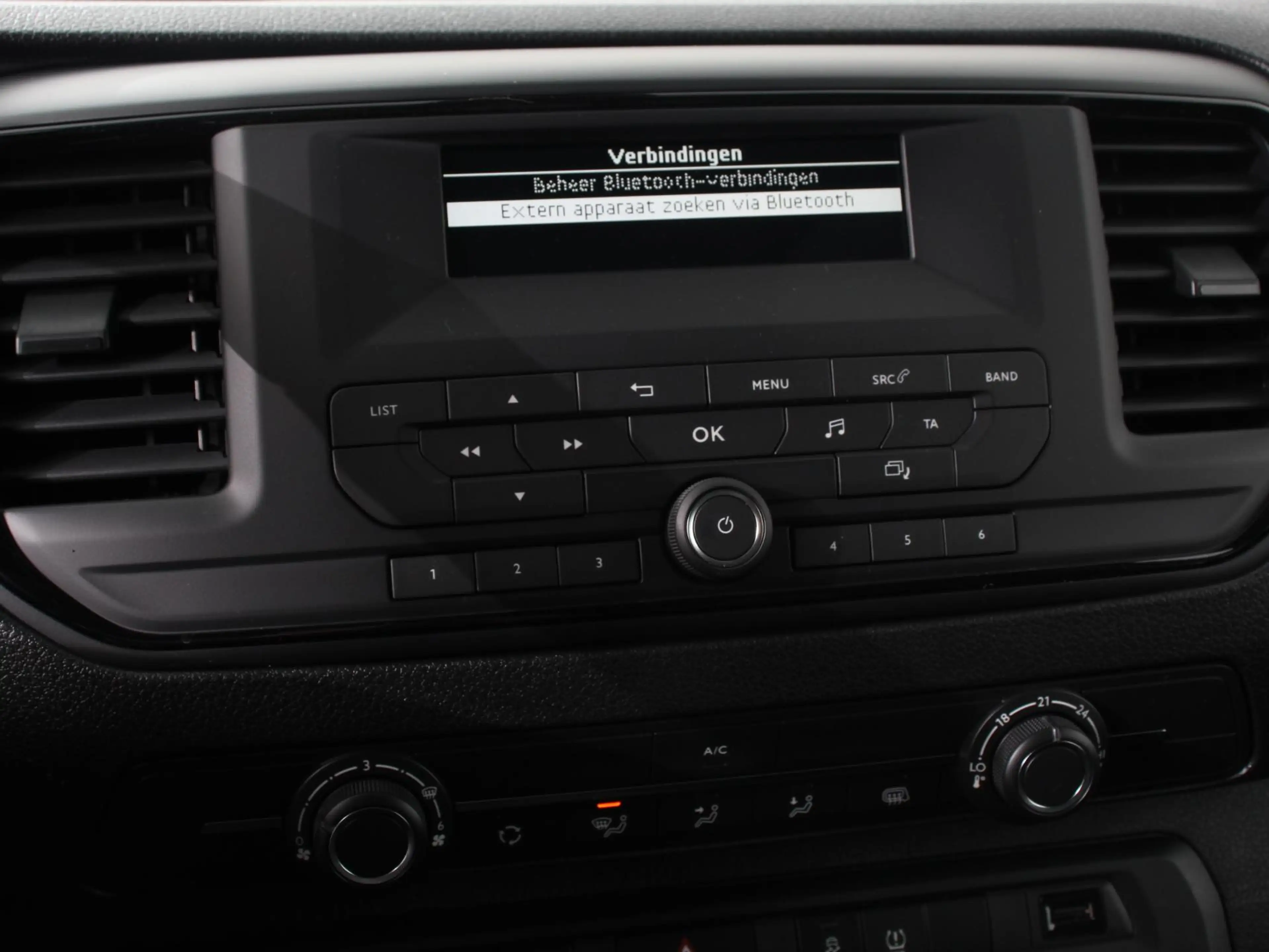 Peugeot e-Expert EV L2 75 kWh | 3p | Automatische Airco | Multimedi — photo 34