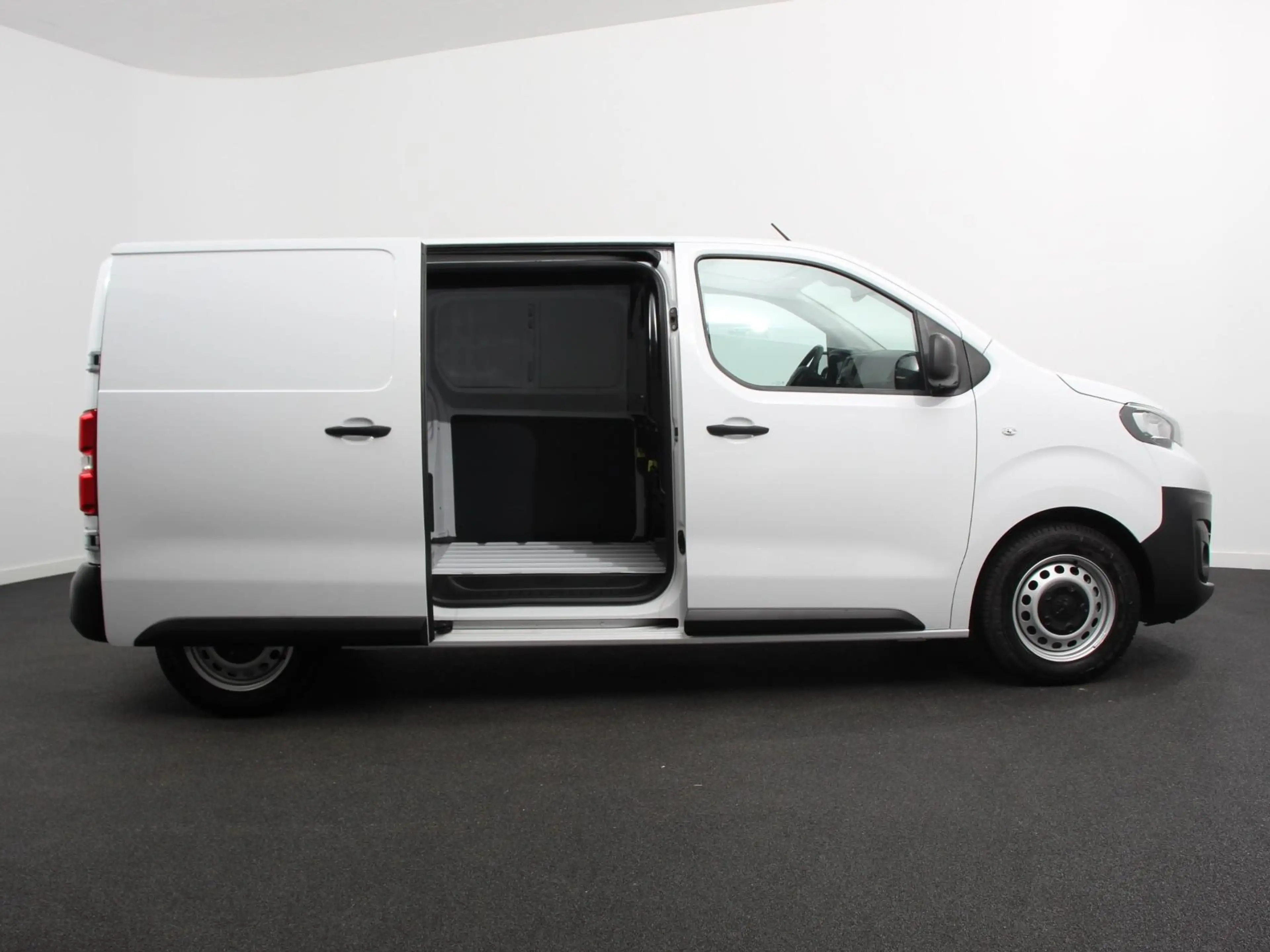 Peugeot e-Expert EV L2 75 kWh | 3p | Automatische Airco | Multimedi — photo 9