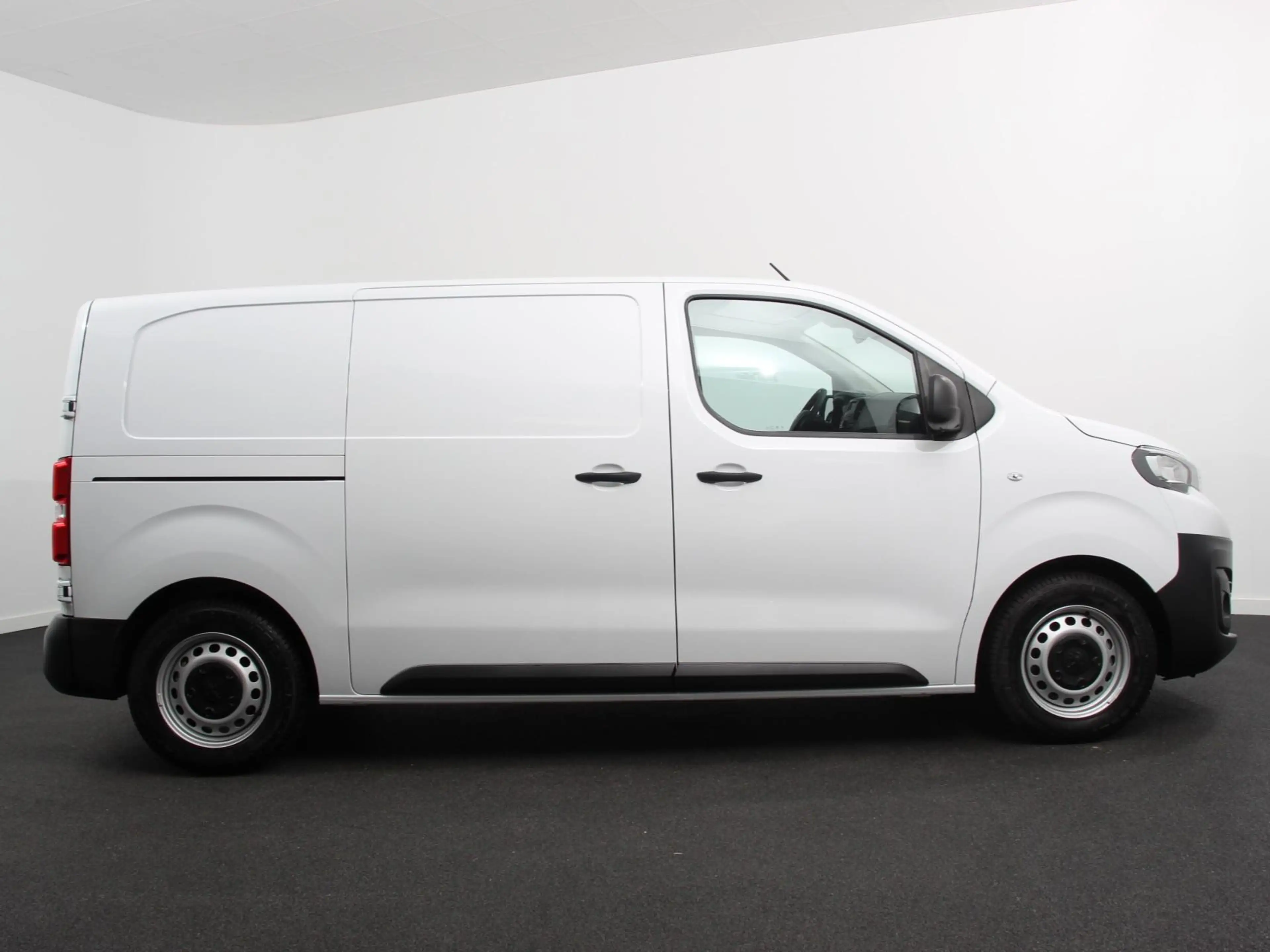 Peugeot e-Expert EV L2 75 kWh | 3p | Automatische Airco | Multimedi — photo 7