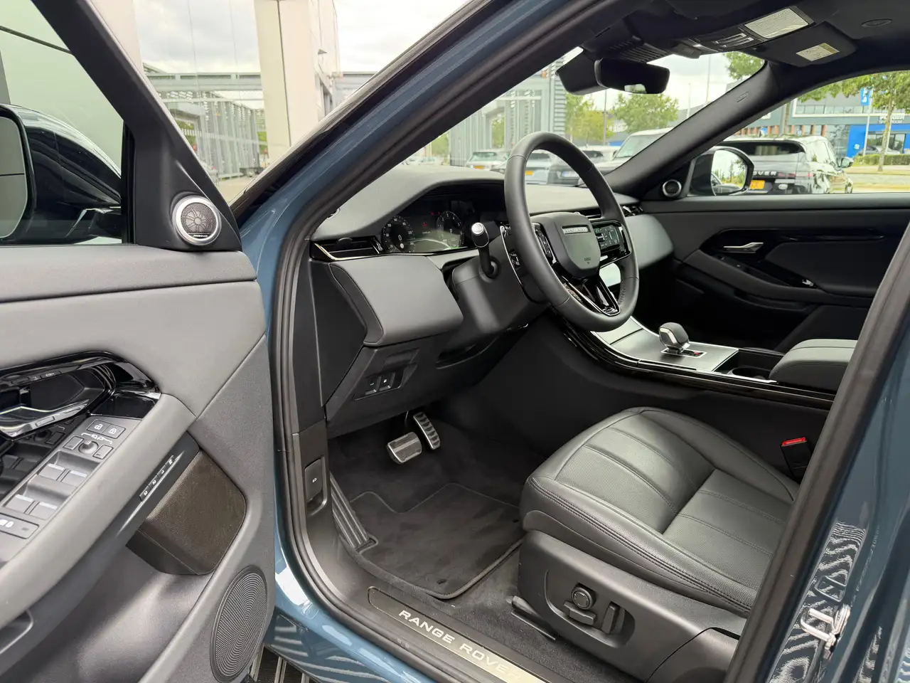 Land Rover Range Rover Evoque 2026 — фото 10