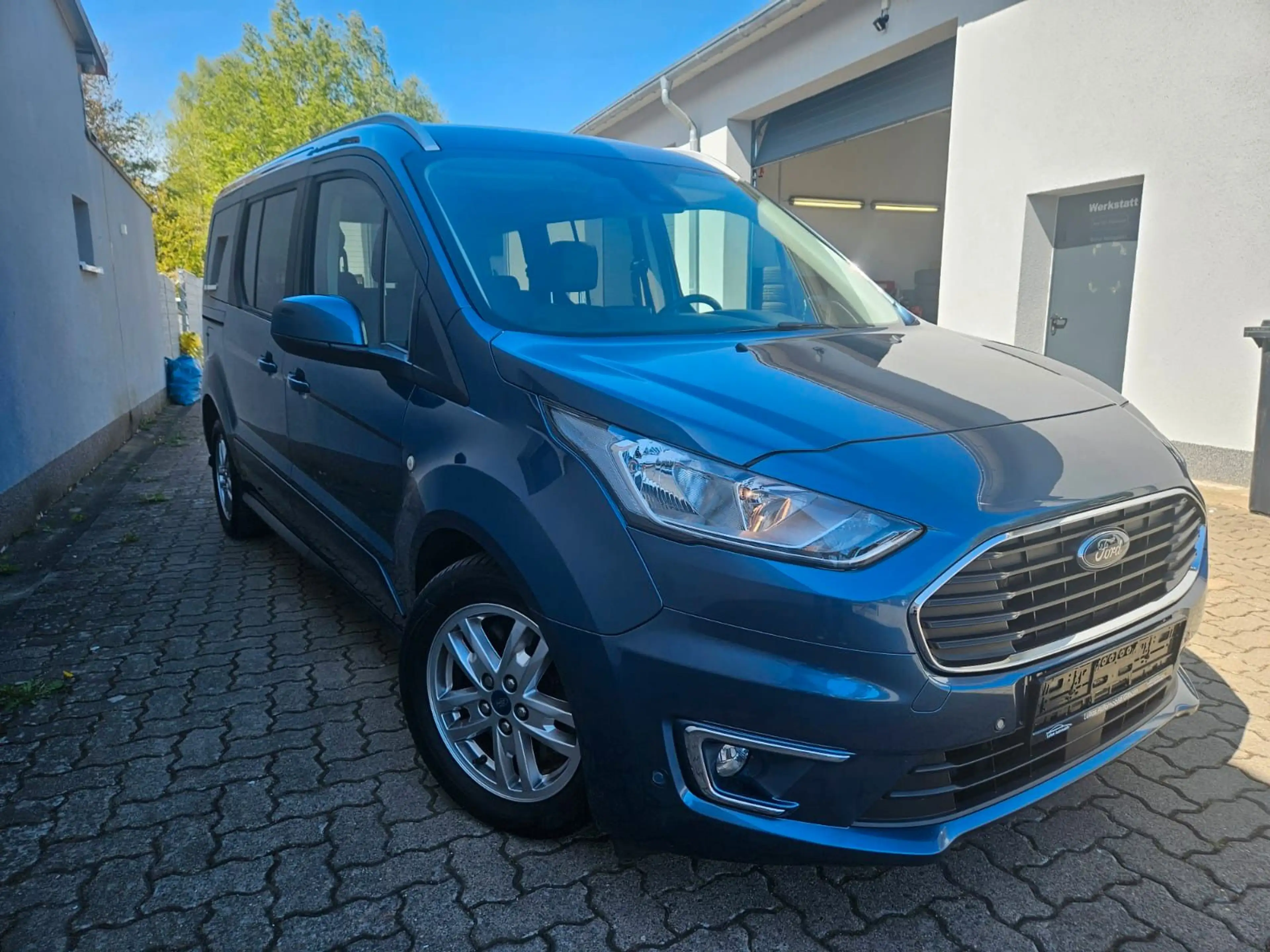 Ford Grand Tourneo Titanium RFK SWA LKA ACC Panorama — photo 2
