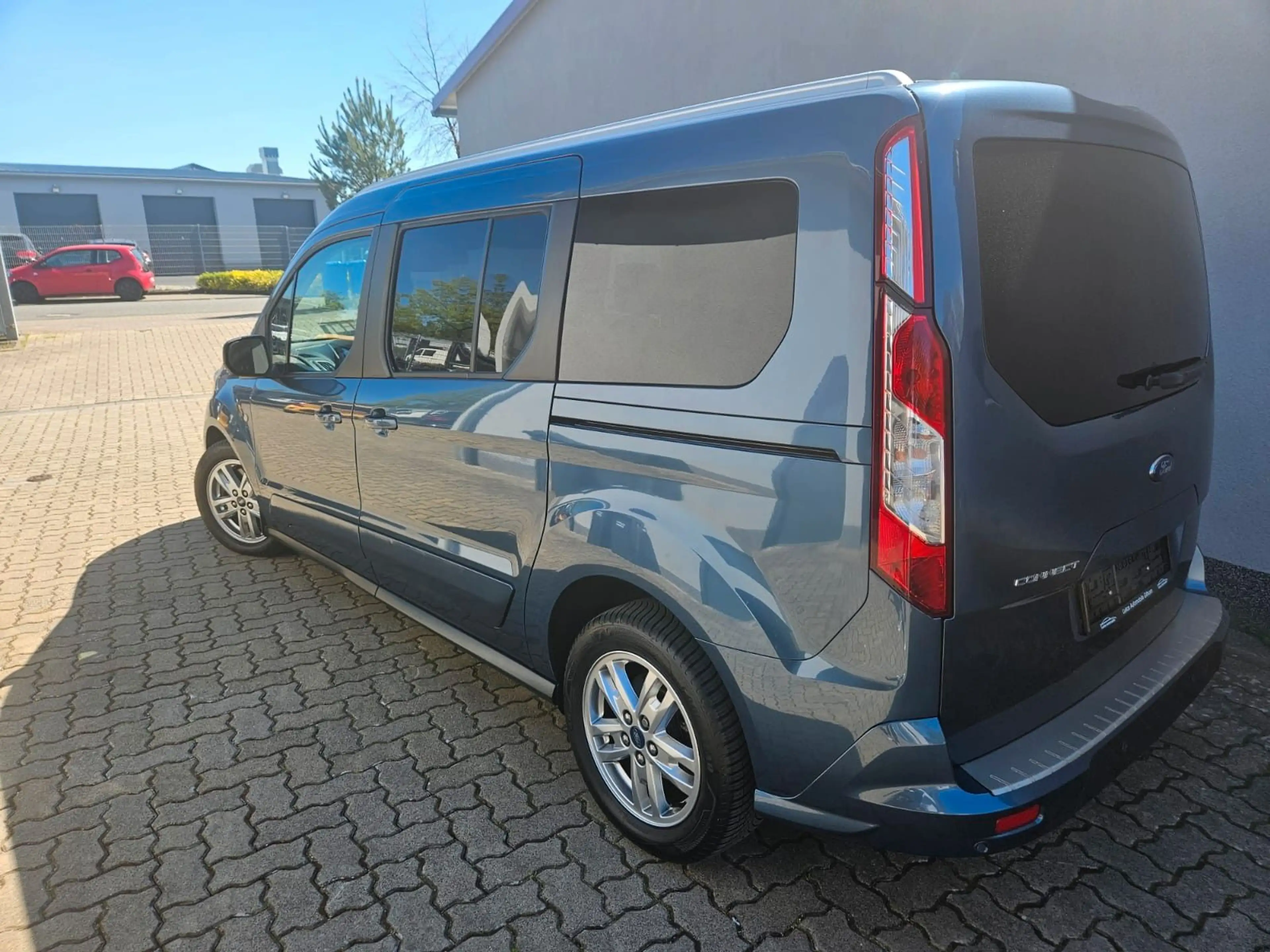 Ford Grand Tourneo Titanium RFK SWA LKA ACC Panorama — photo 5