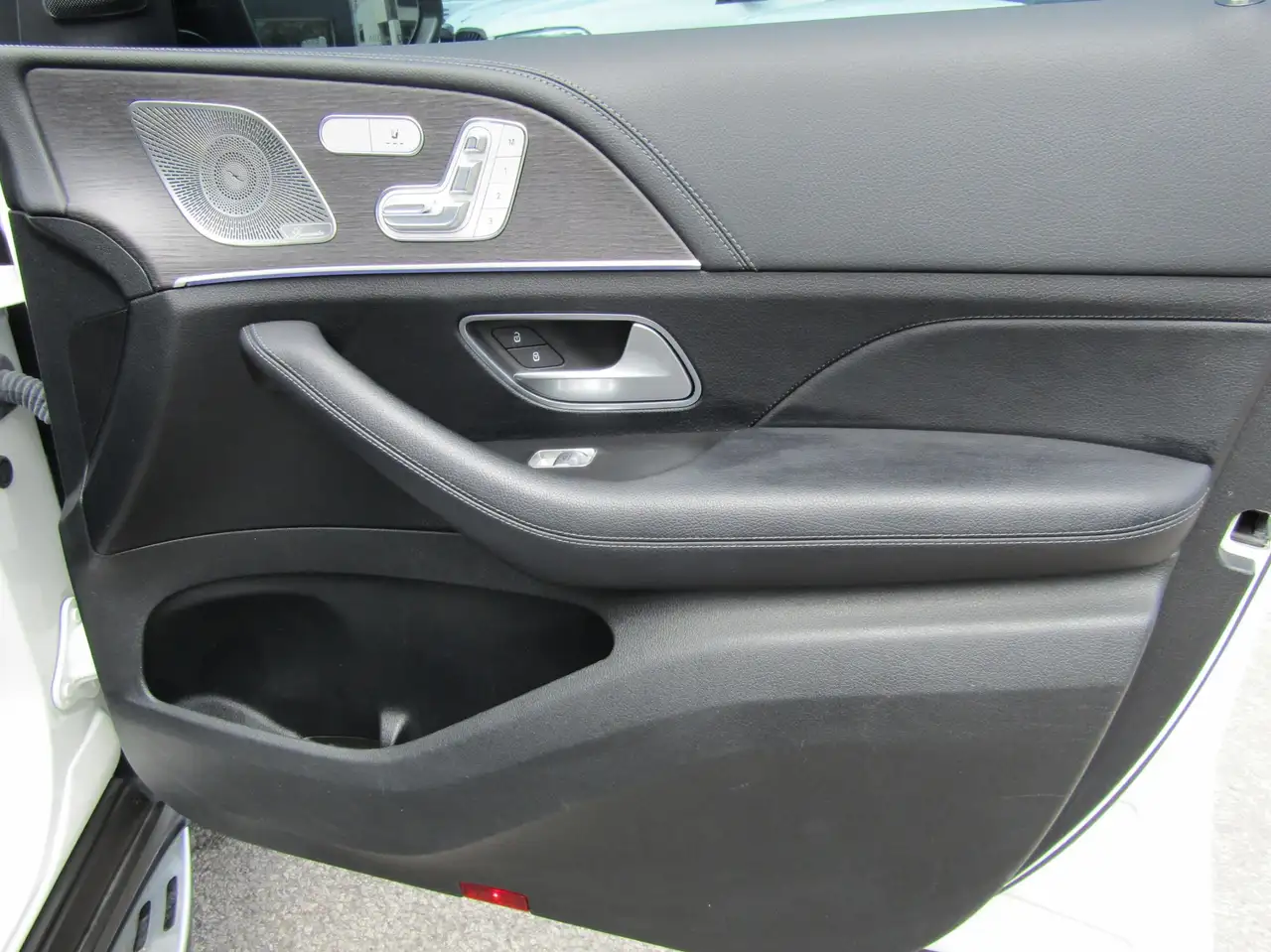 Mercedes-Benz GLE снимка Mercedes-Benz GLE