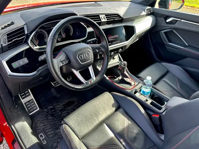 Audi Q3 view 9