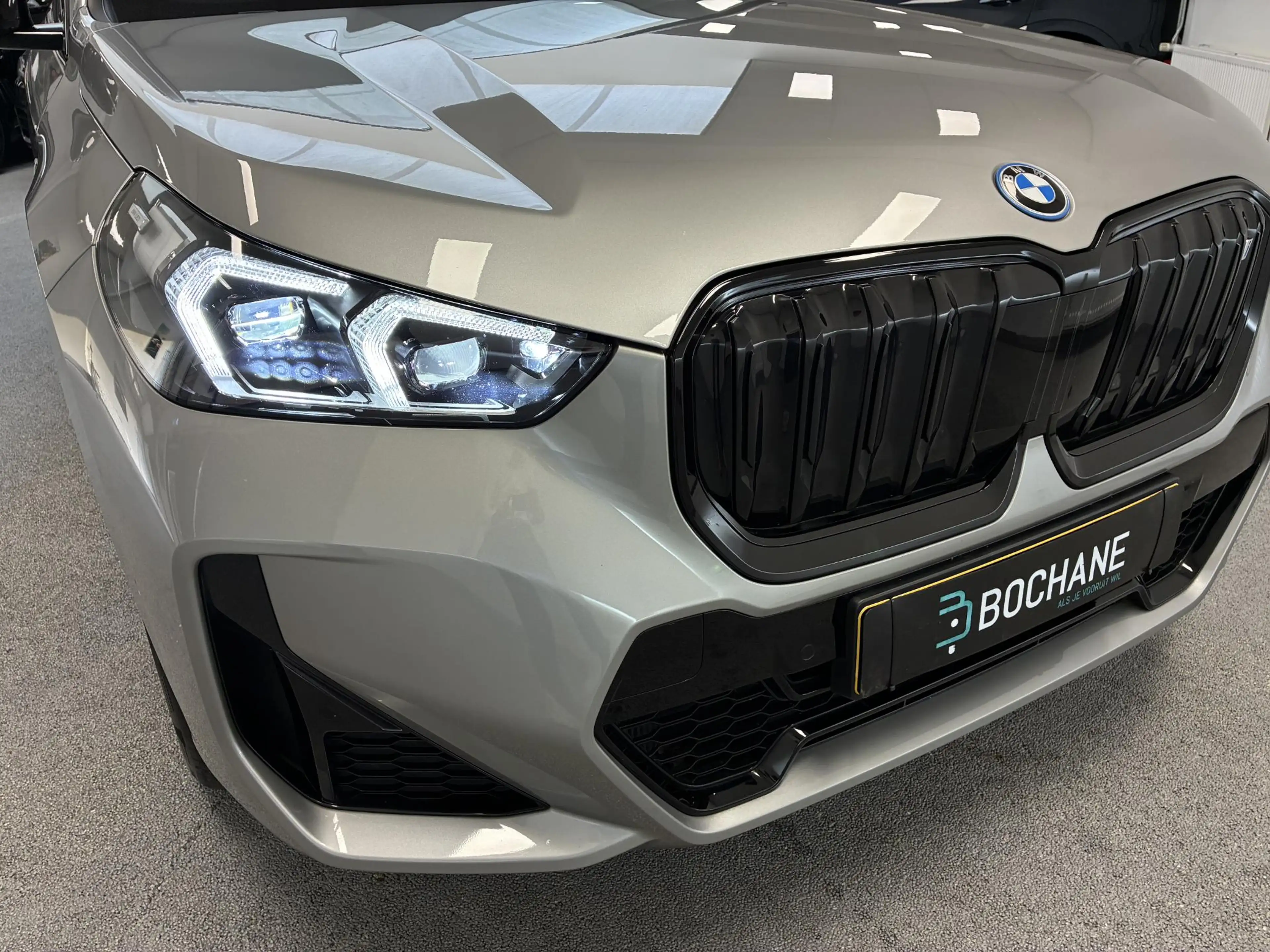 BMW iX1 xDrive30 M-Sport Launch Edition 67 kWh | TREKHAAK — photo 12