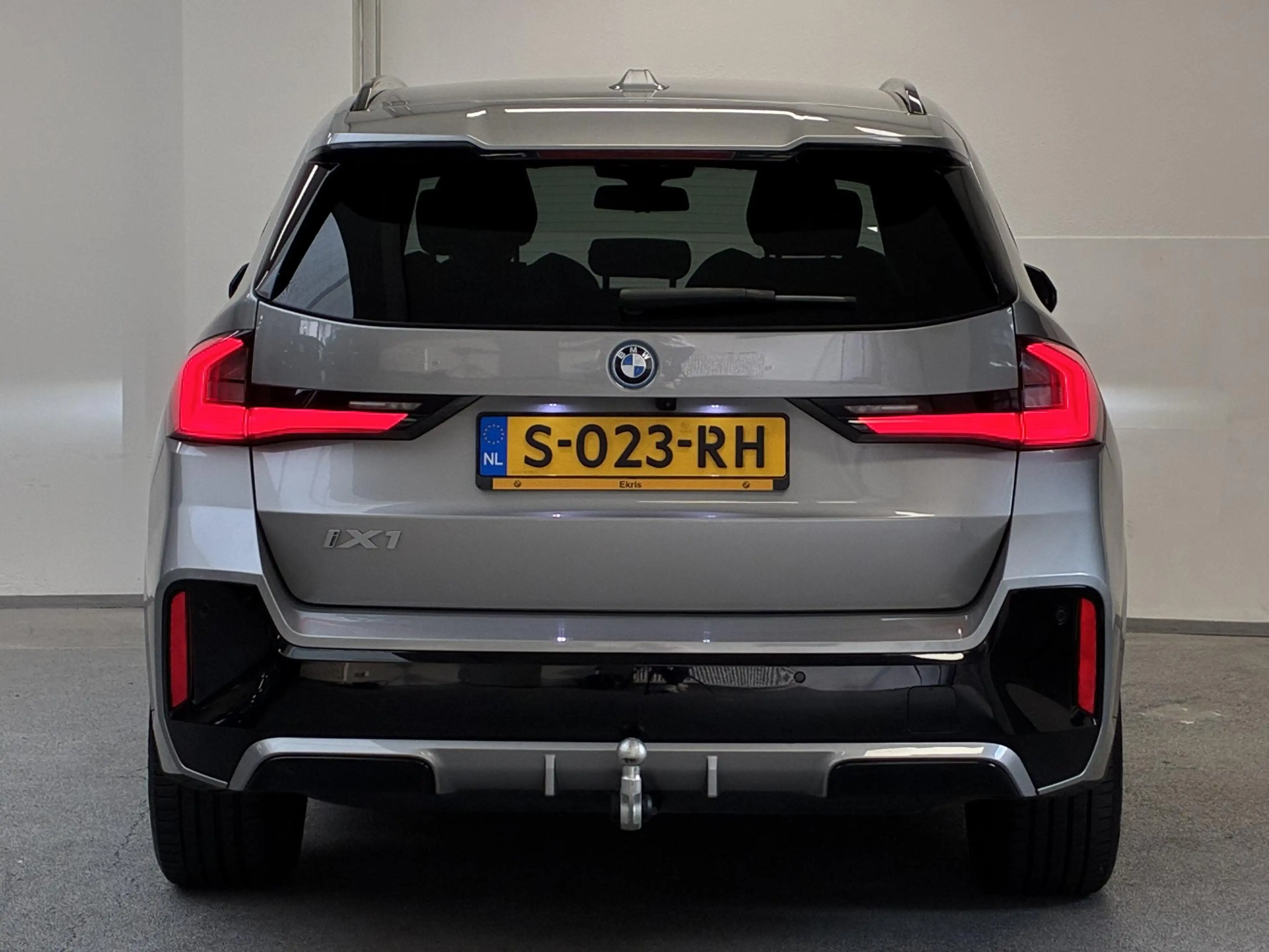 BMW iX1 xDrive30 M-Sport Launch Edition 67 kWh | TREKHAAK — photo 9