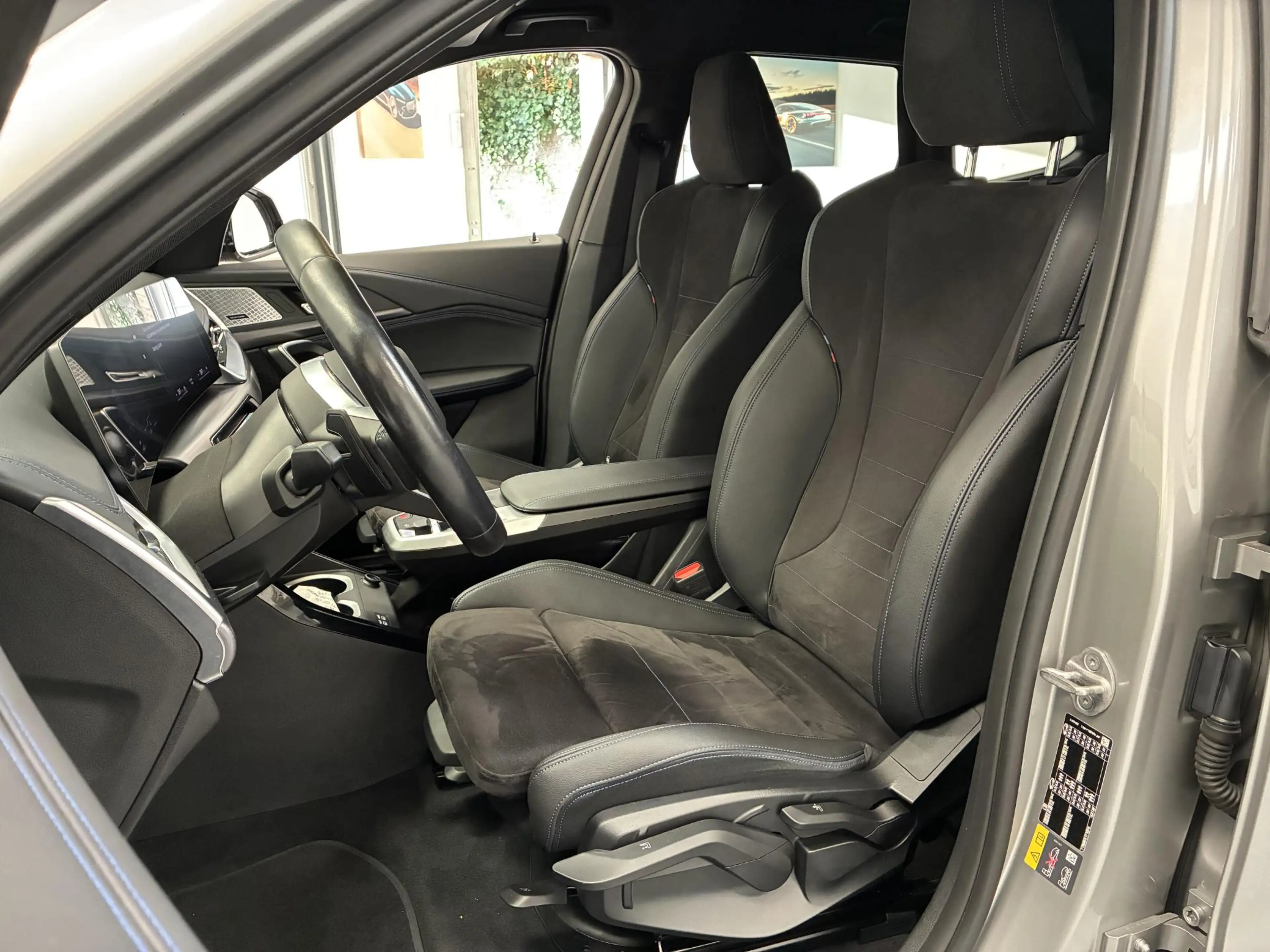 BMW iX1 xDrive30 M-Sport Launch Edition 67 kWh | TREKHAAK — photo 15