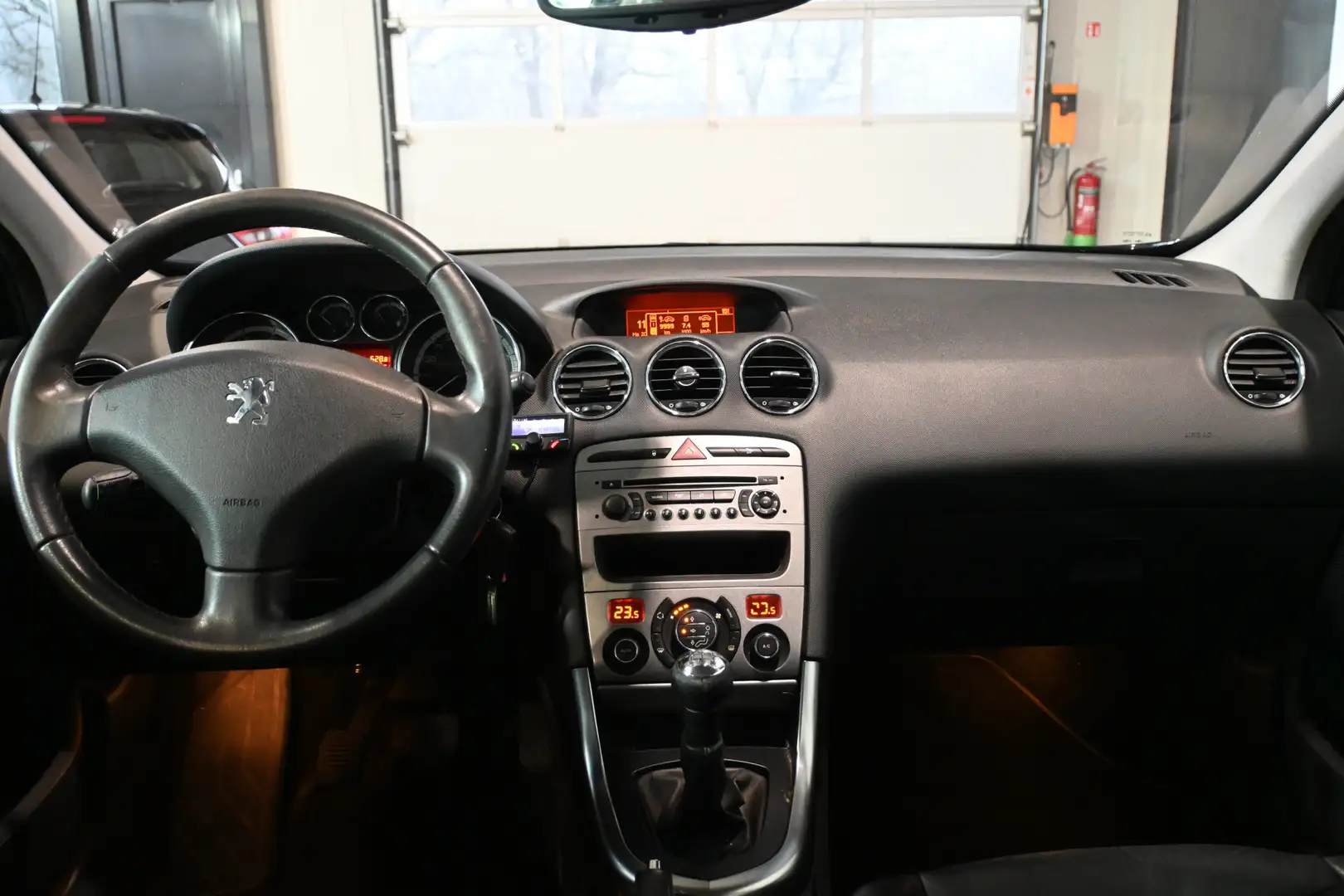 Peugeot 308 1.6 VTi XS Ecc Stoelverwarming Panoramadak Cruise Schwarz - 2