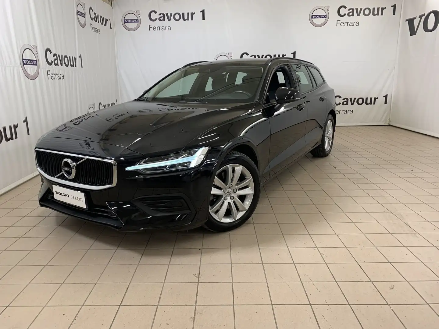 Volvo V60 V60 B4 (d) Geartronic Momentum Business Noir - 1