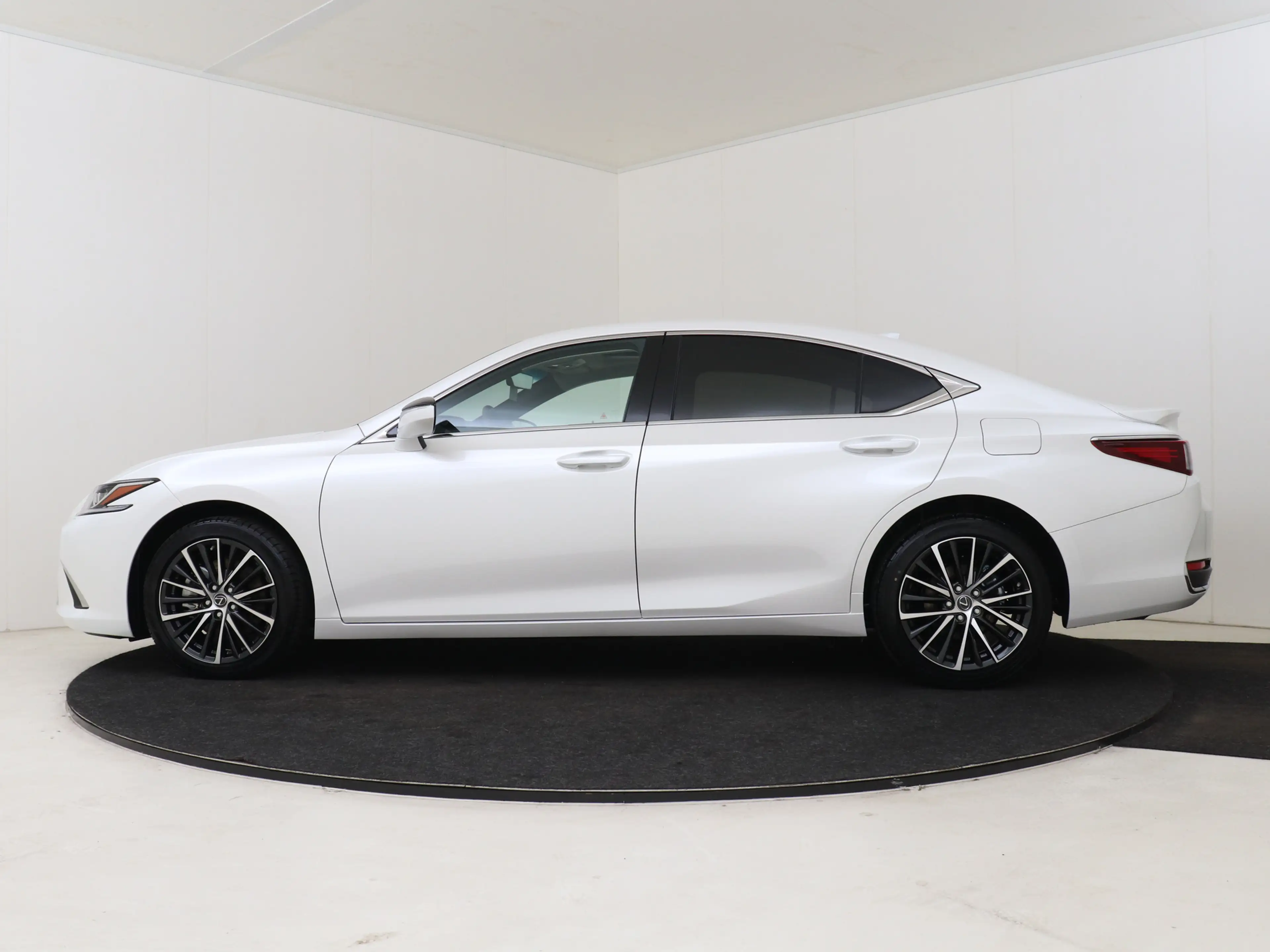 Lexus ES 300 300h 35th Edition |Sunroof |Lederen Bekleding | Ap — photo 4