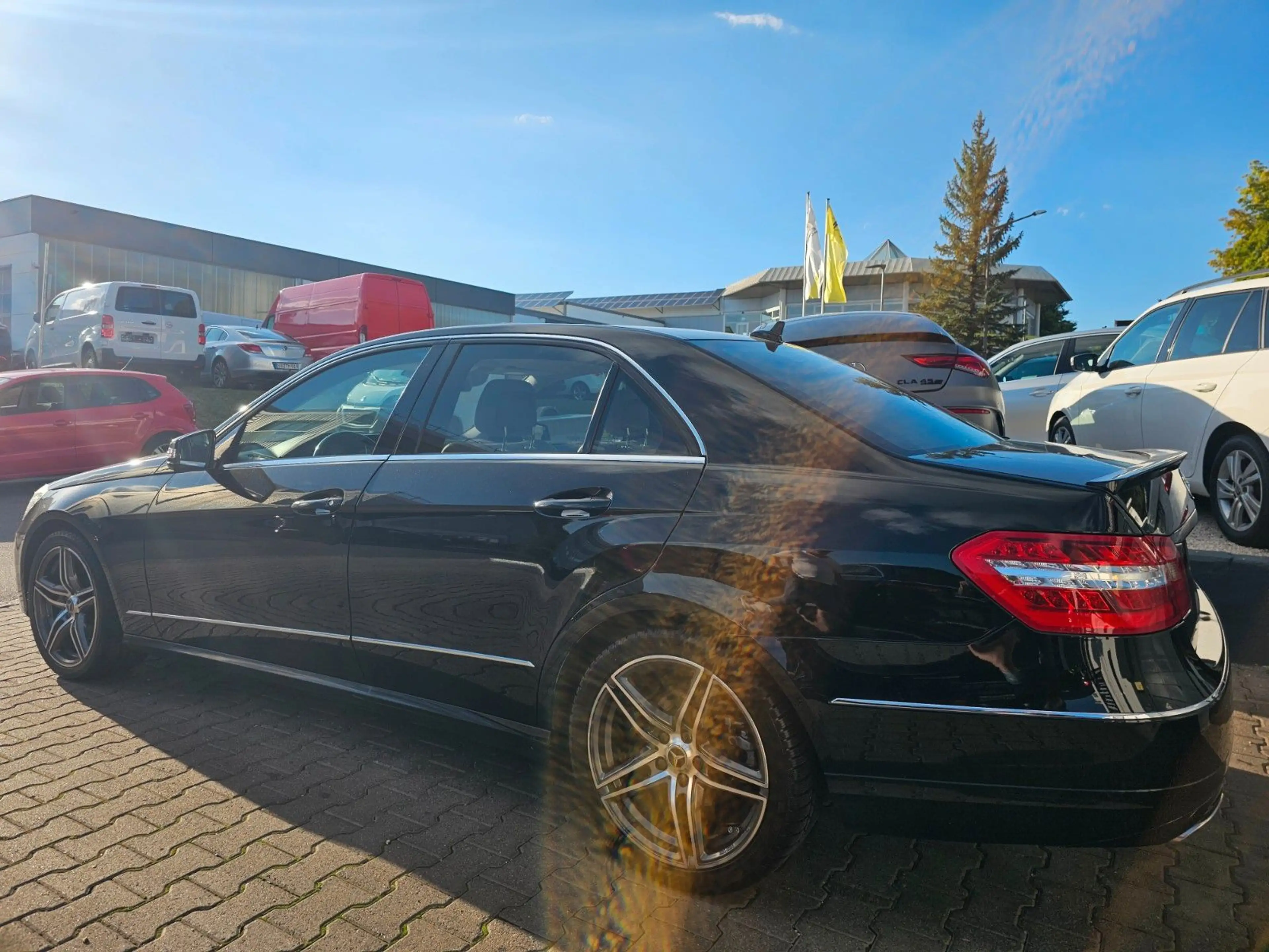 Mercedes-Benz E 250 Limousine*AVANTGARDE*NAVI*XENON*PDC*SHZ* — photo 6