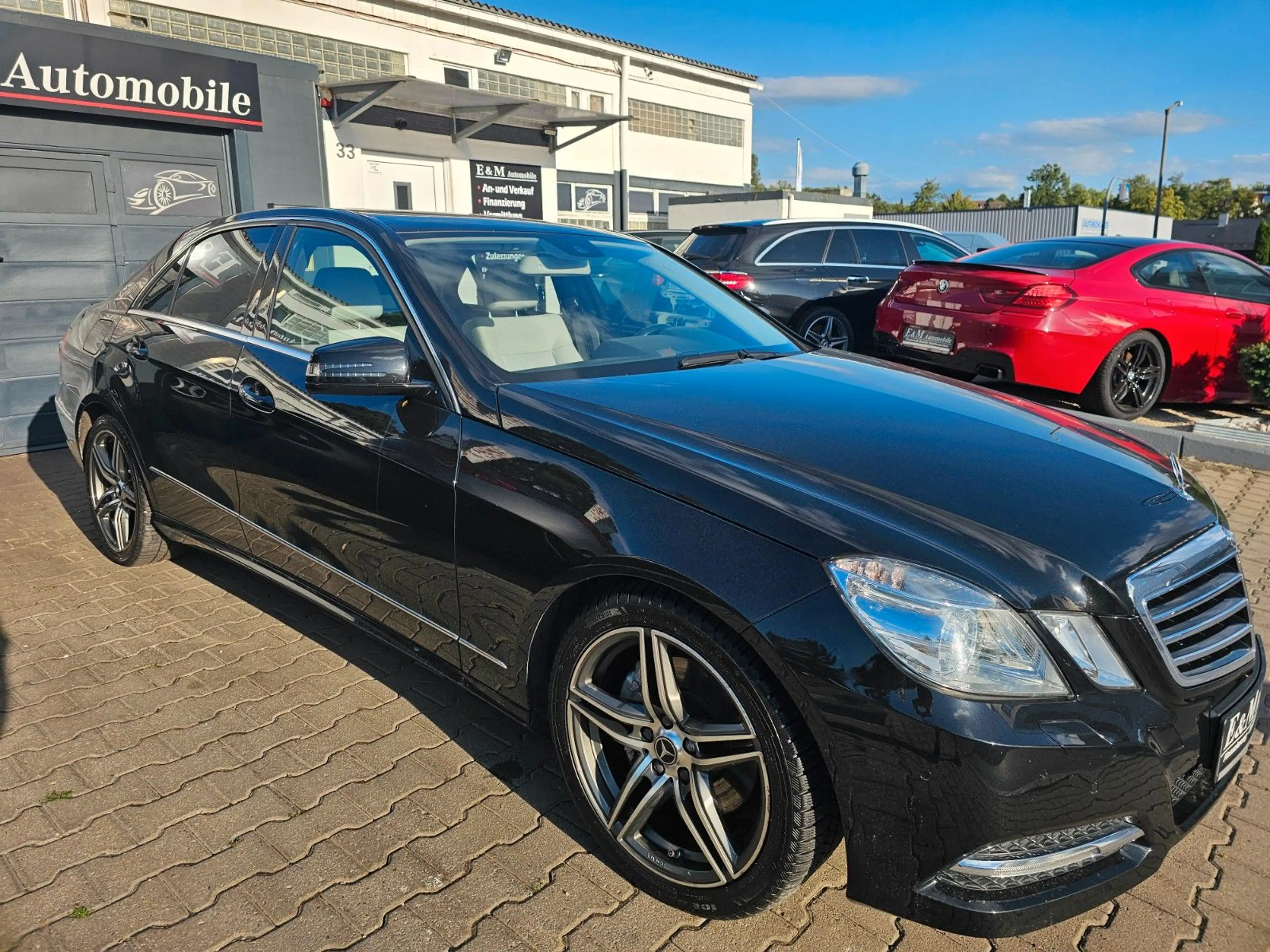 Mercedes-Benz E 250 Limousine*AVANTGARDE*NAVI*XENON*PDC*SHZ* — photo 2