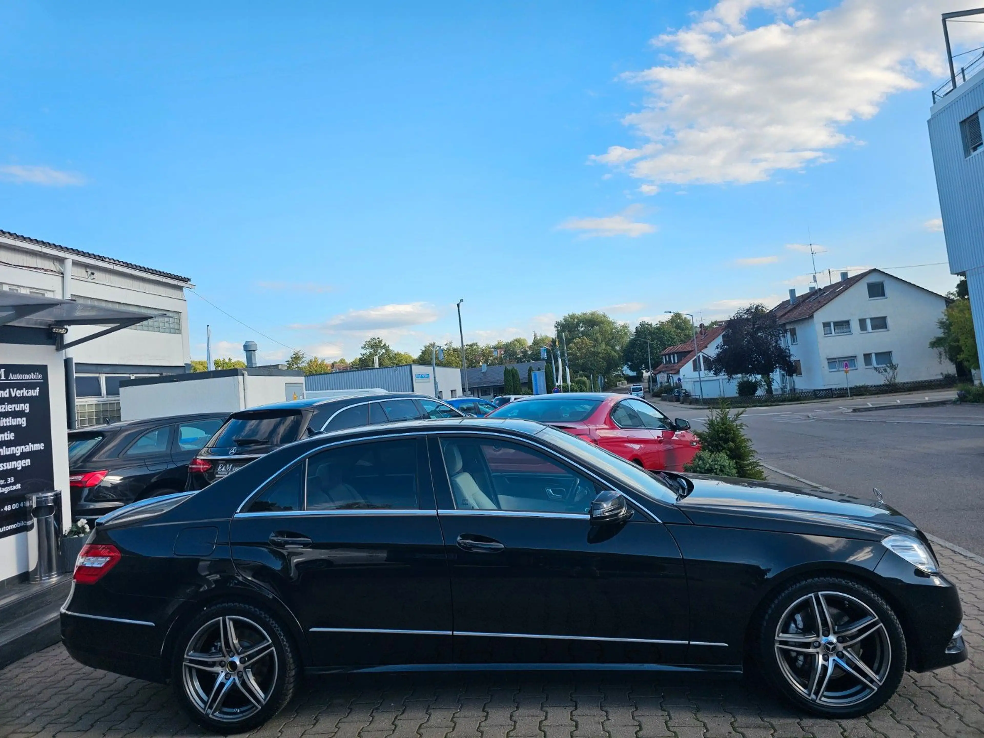 Mercedes-Benz E 250 Limousine*AVANTGARDE*NAVI*XENON*PDC*SHZ* — photo 8