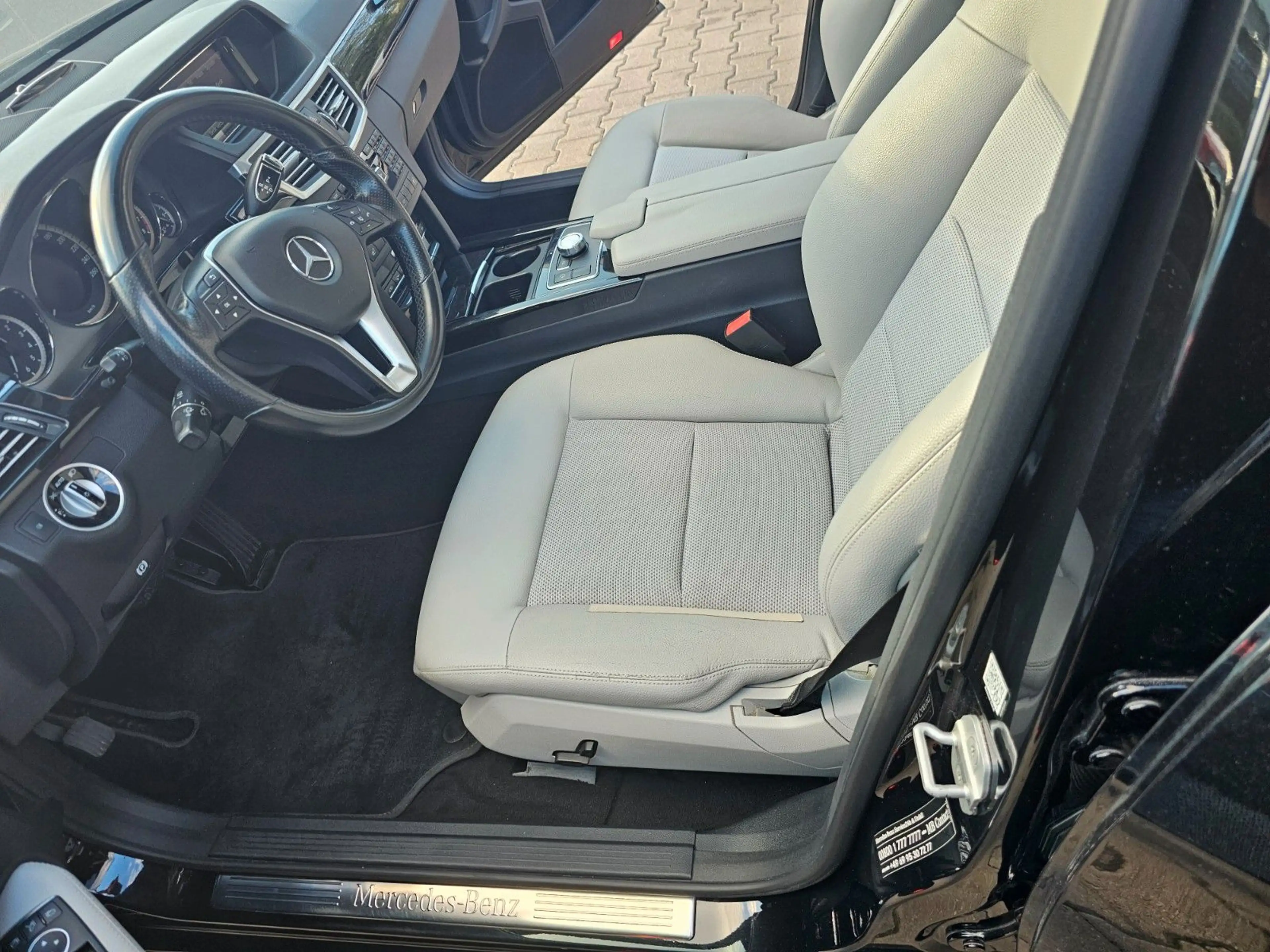Mercedes-Benz E 250 Limousine*AVANTGARDE*NAVI*XENON*PDC*SHZ* — photo 11