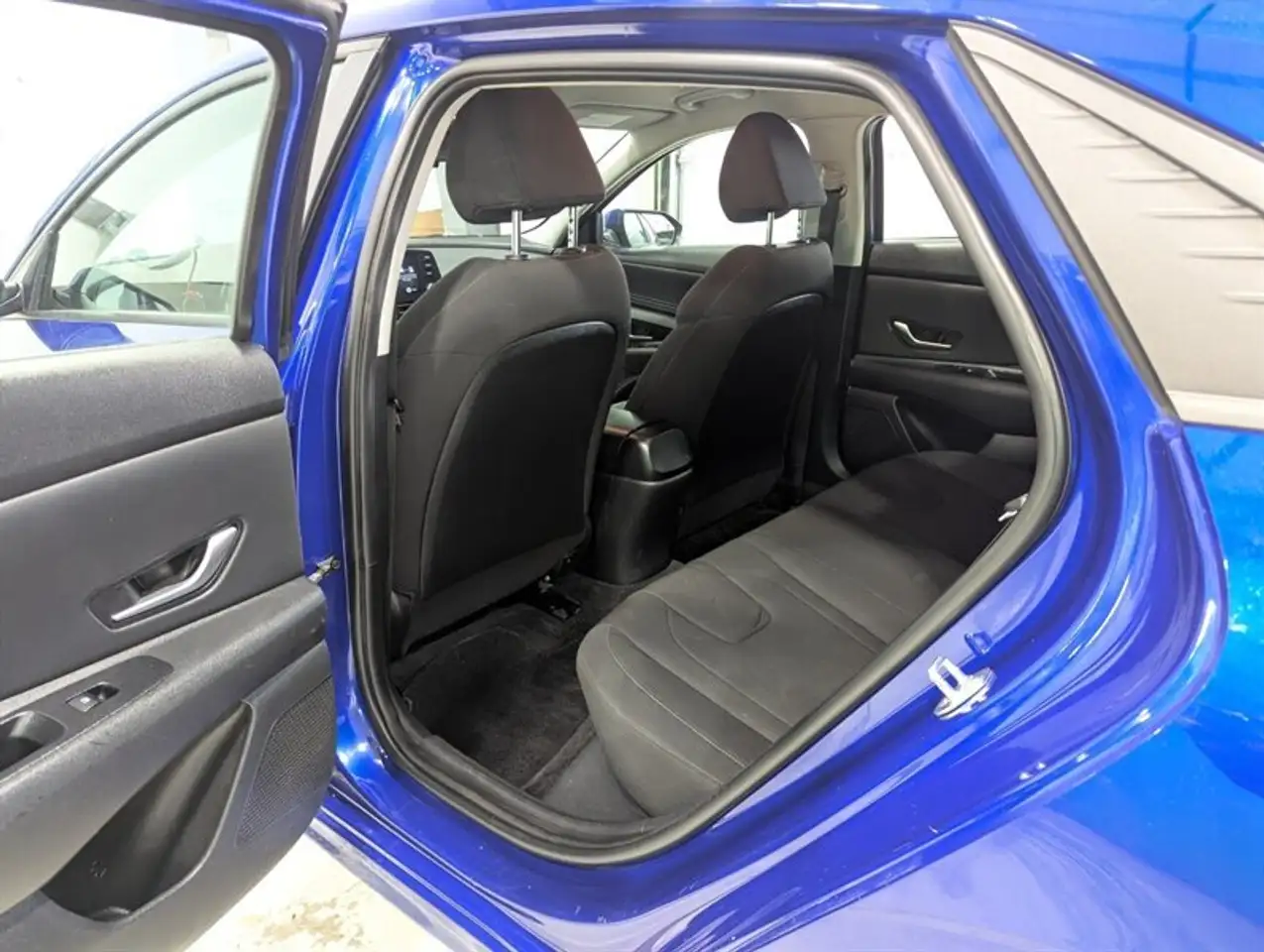 Hyundai ELANTRA снимка Hyundai ELANTRA