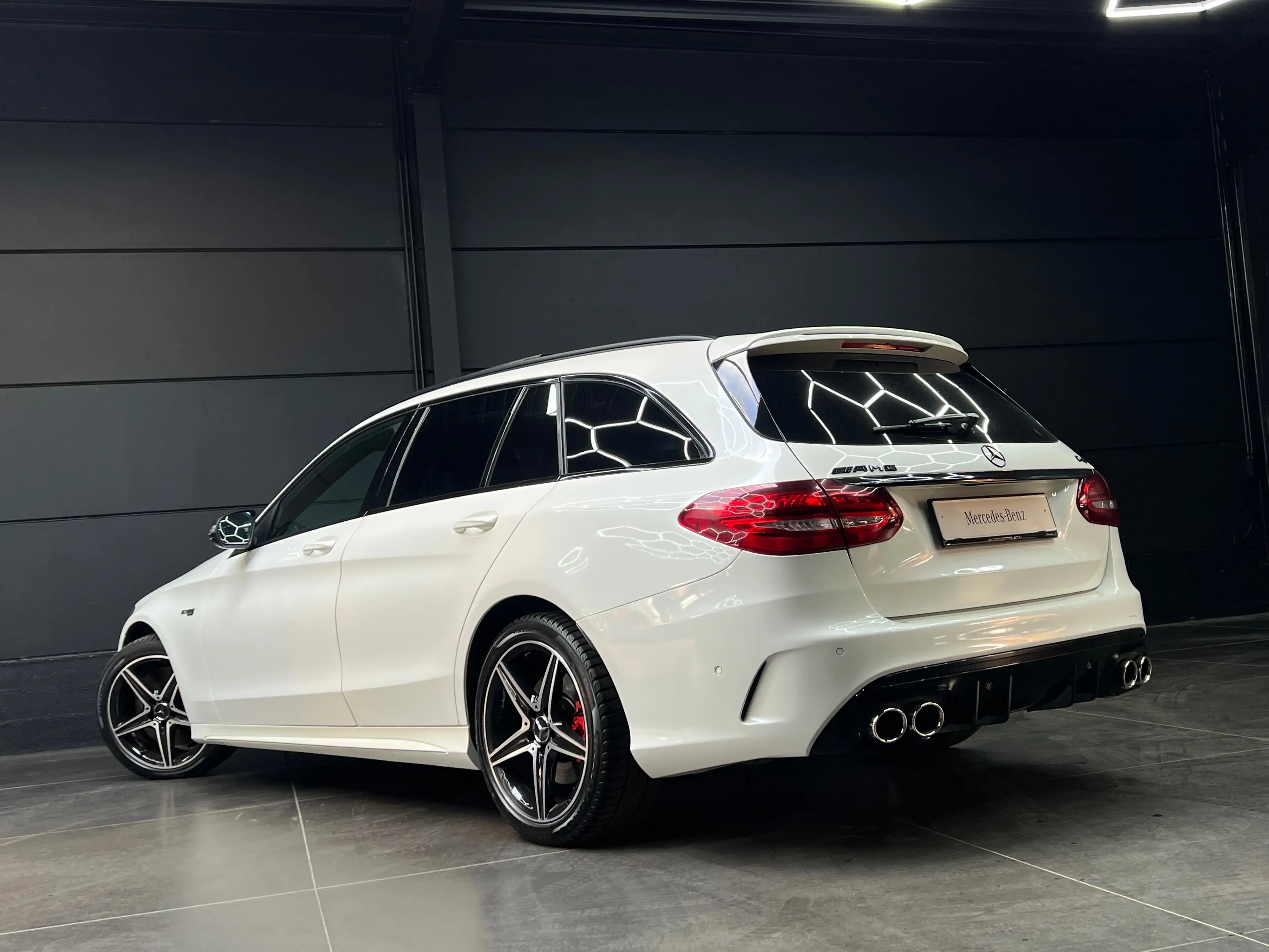 Mercedes-Benz C 43 AMG 4-Matic/Pano/Perf exhaust/60.000KM/Camera/Full Option/ — photo 9
