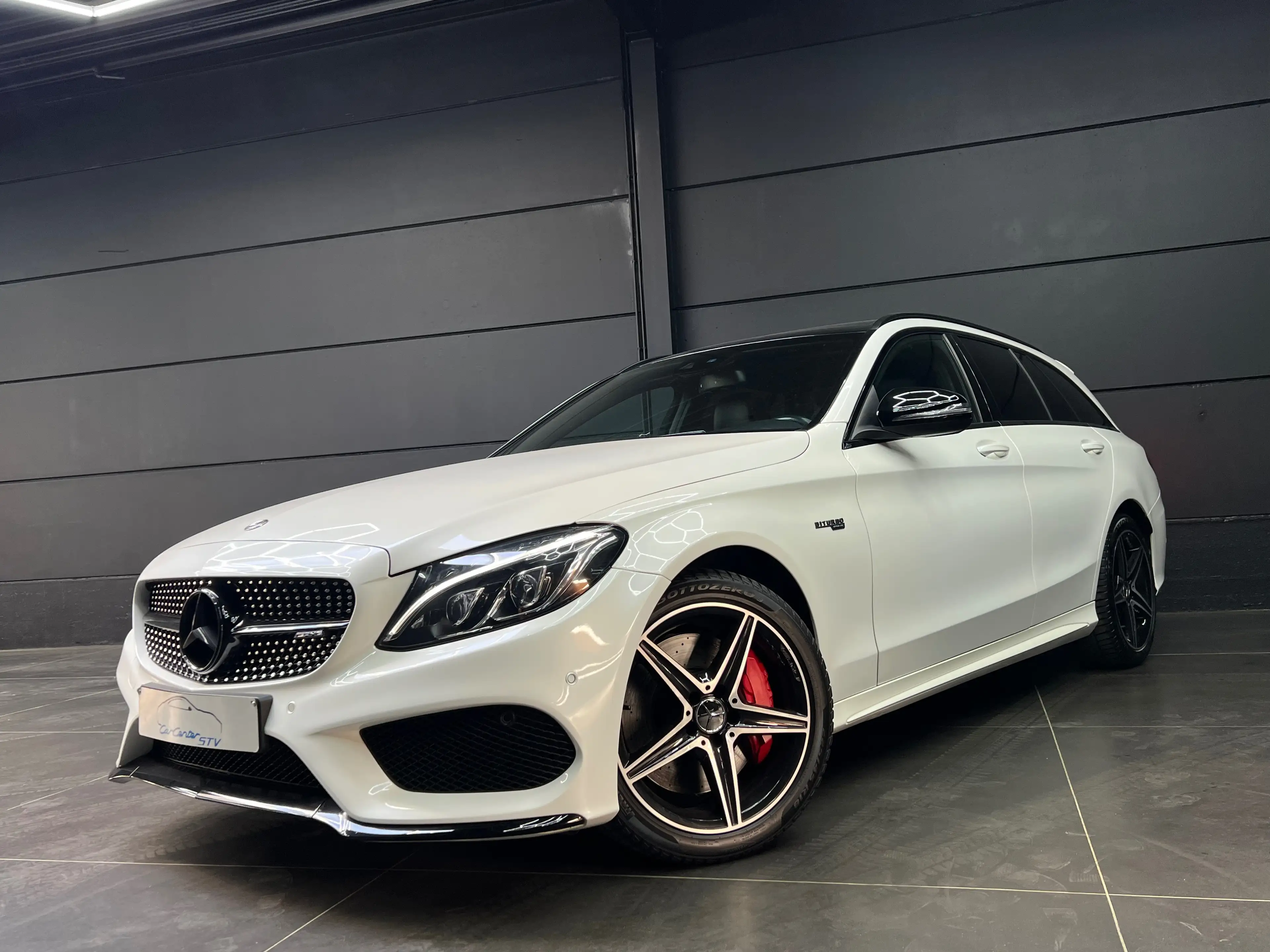 Mercedes-Benz C 43 AMG 4-Matic/Pano/Perf exhaust/60.000KM/Camera/Full Option/ — photo 2