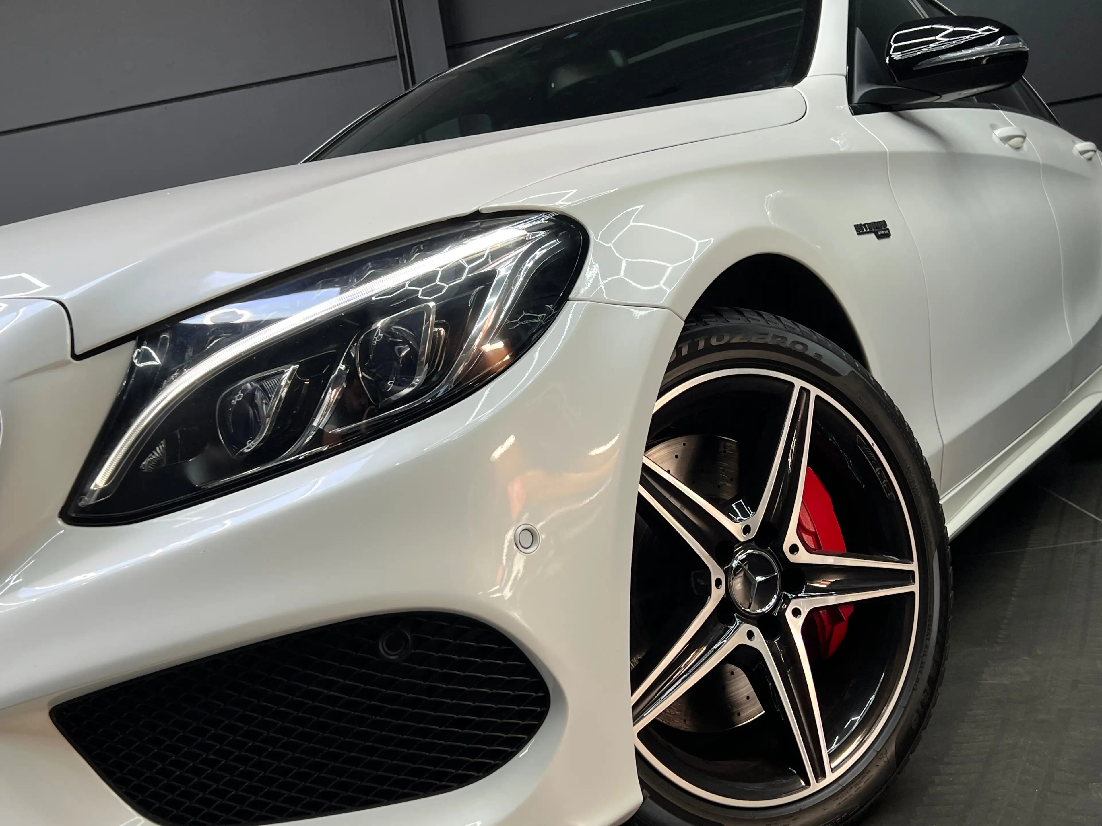 Mercedes-Benz C 43 AMG 4-Matic/Pano/Perf exhaust/60.000KM/Camera/Full Option/ — photo 3