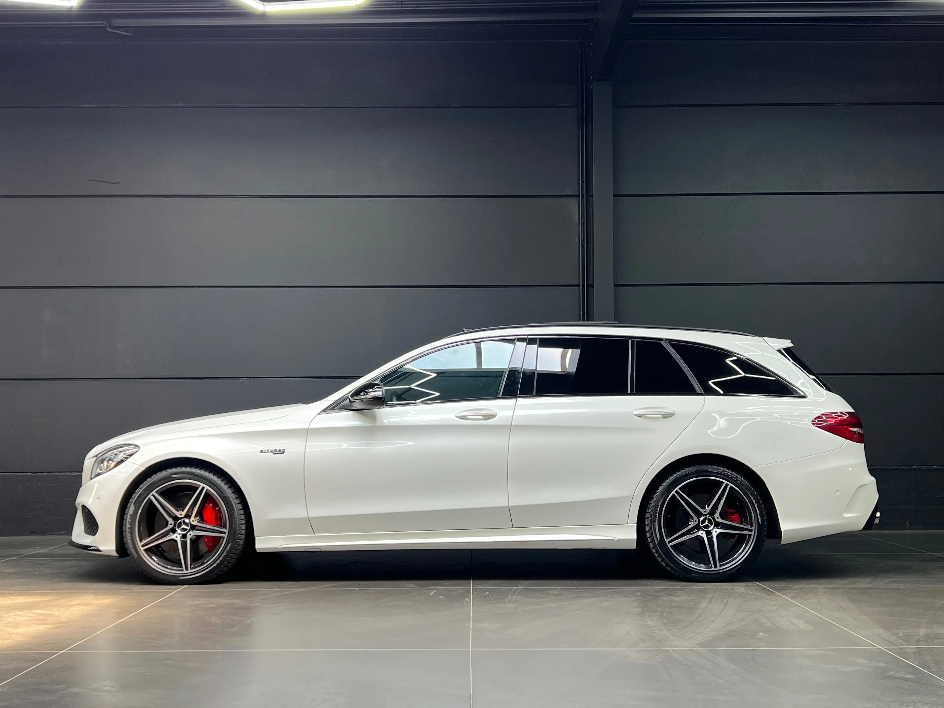 Mercedes-Benz C 43 AMG 4-Matic/Pano/Perf exhaust/60.000KM/Camera/Full Option/ — photo 5