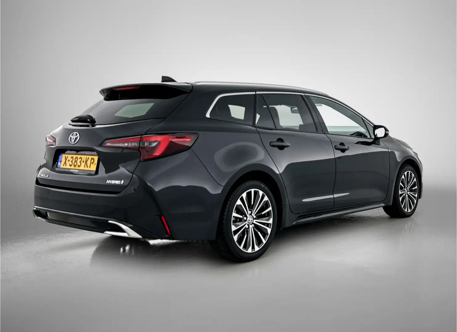 Toyota Corolla Touring Sports 1.8 Hybrid First Edition | Stoelver Noir - 2