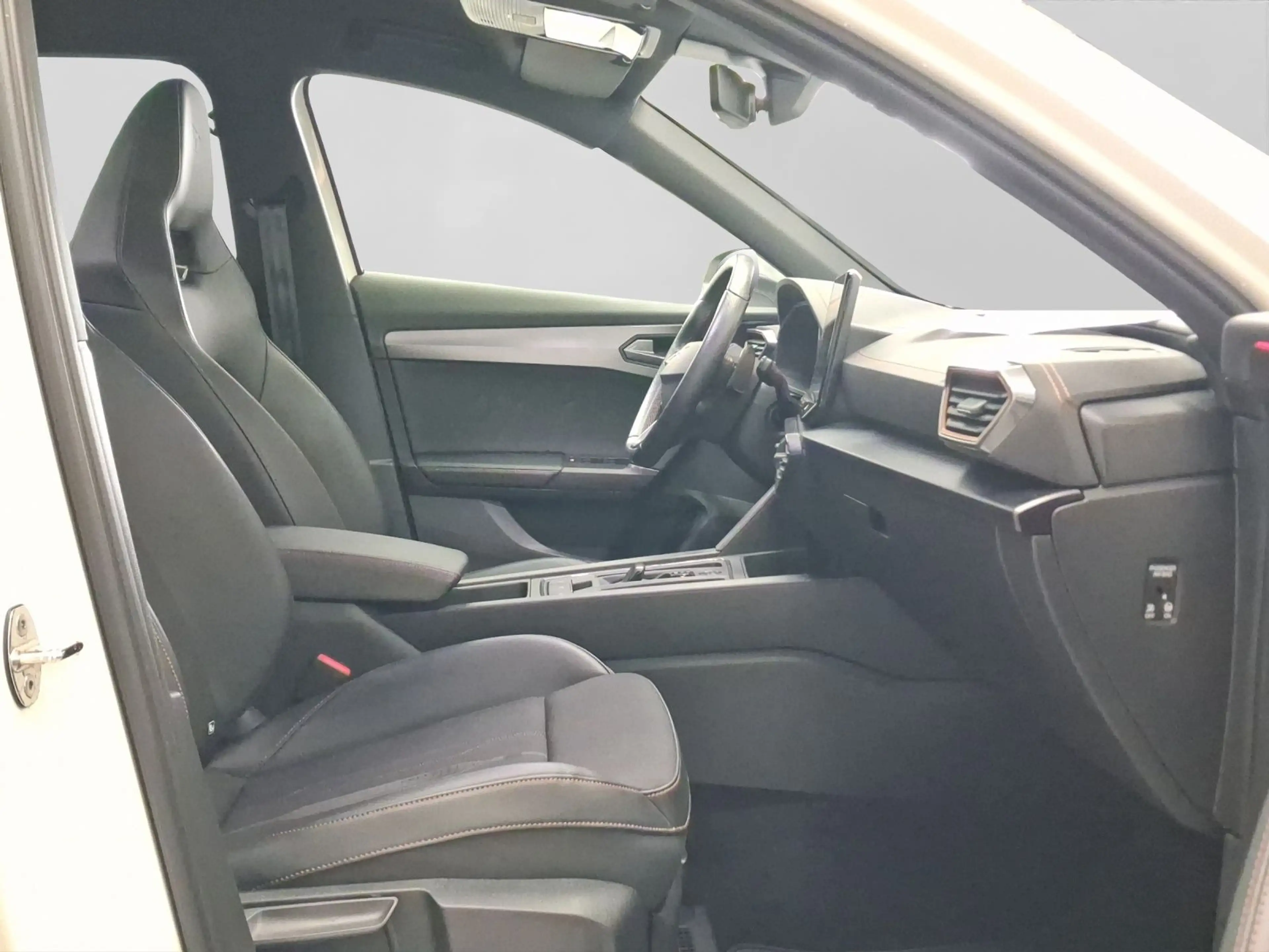 CUPRA Formentor 2.0 TSI DSG 4D VZ PDC+eKLAPPE DCC LM19 — photo 4