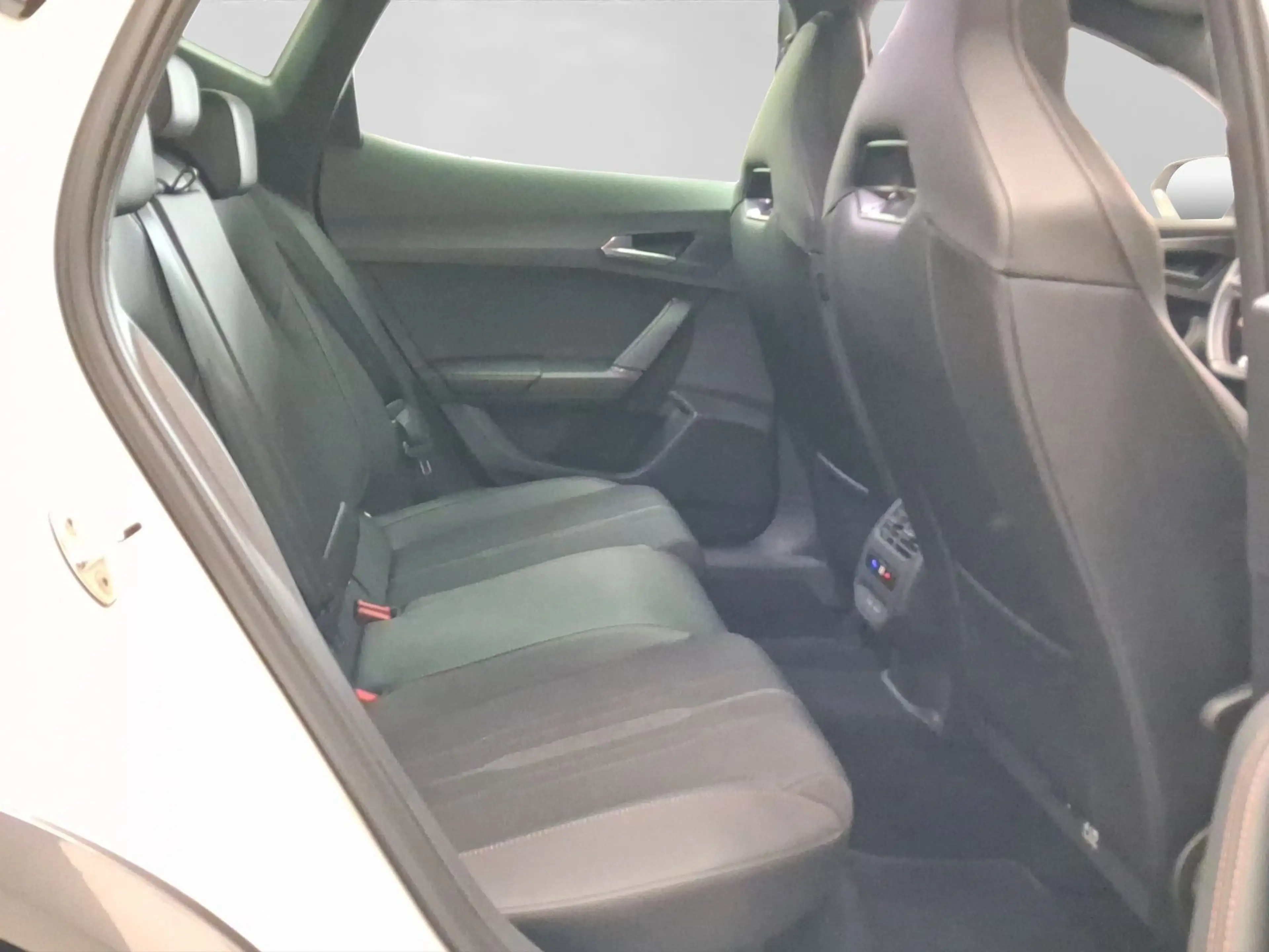 CUPRA Formentor 2.0 TSI DSG 4D VZ PDC+eKLAPPE DCC LM19 — photo 6