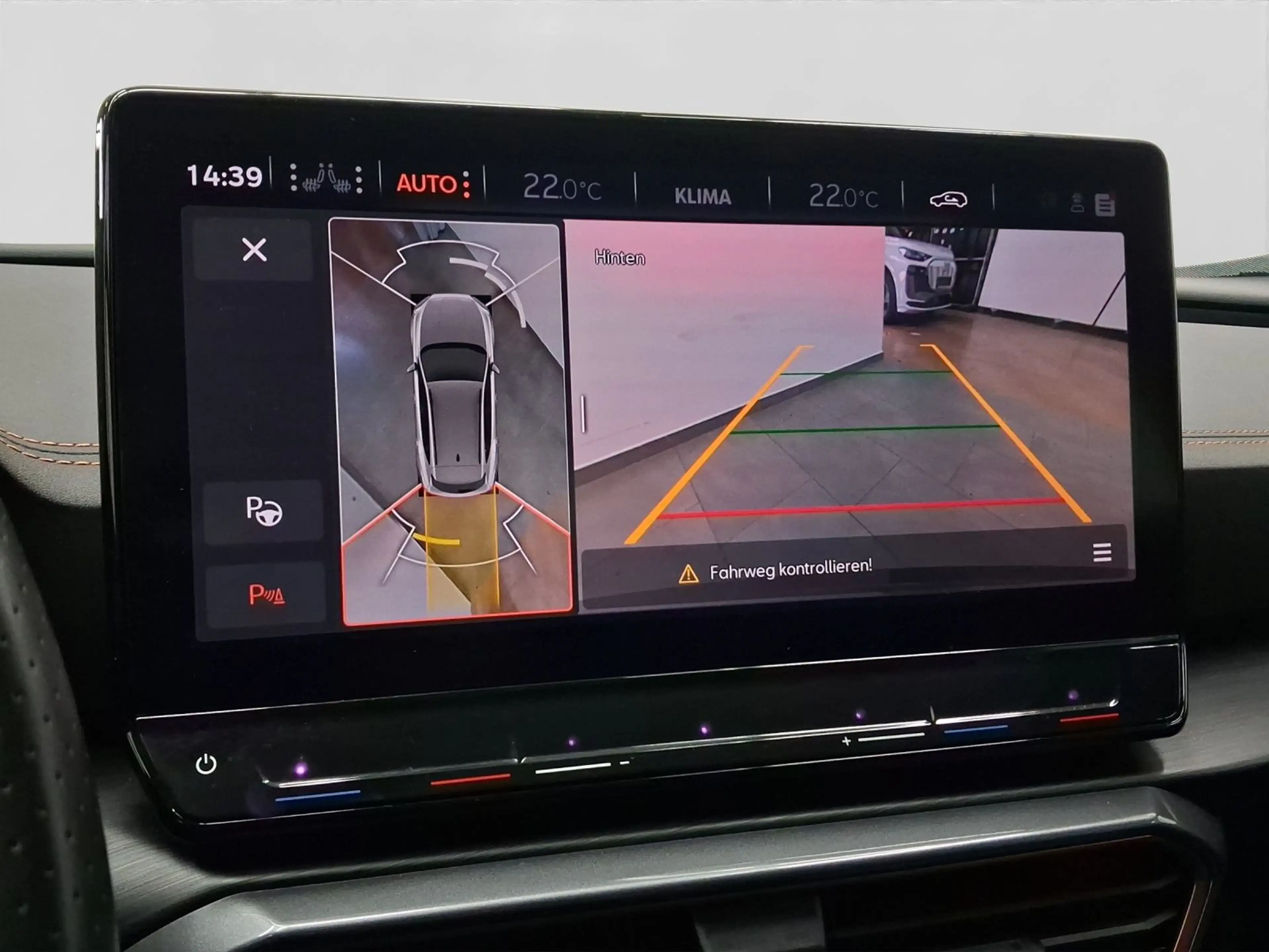 CUPRA Formentor 2.0 TSI DSG 4D VZ PDC+eKLAPPE DCC LM19 — photo 15