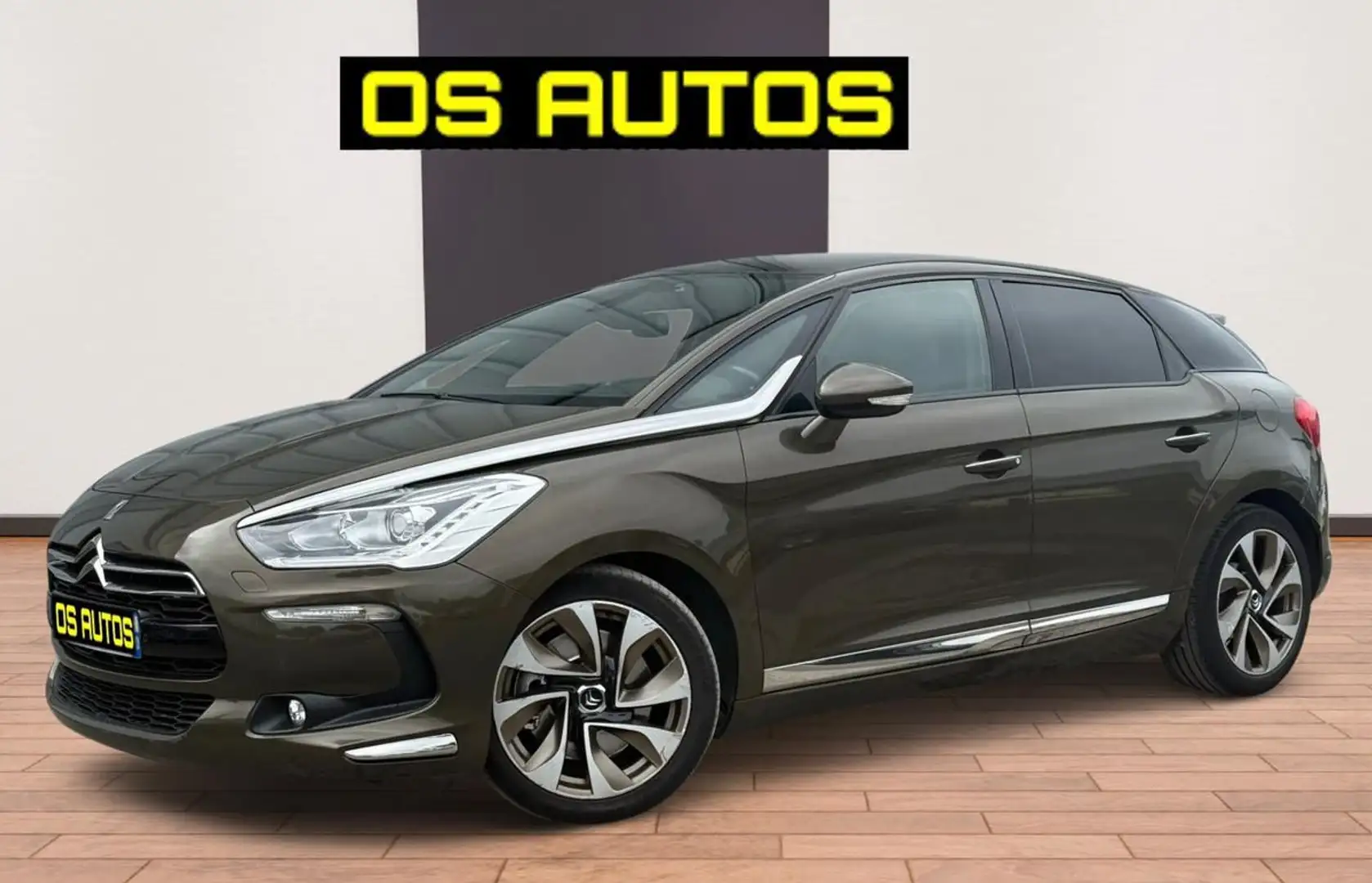 Citroen DS5 2.0 hdi 163ch (9 cv) 16V Turbo FAP - BVM6 5 Portes Marron - 2013 - 1