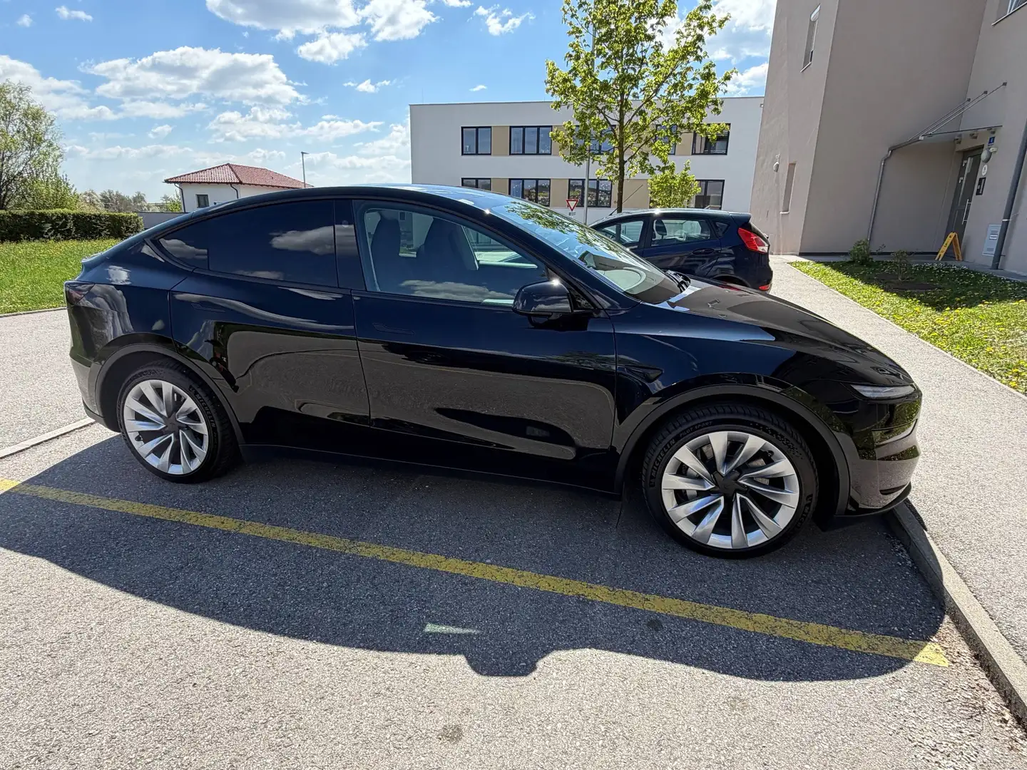 Tesla Model Y Model Y Premium LR AWD 79kWh Schwarz - 2