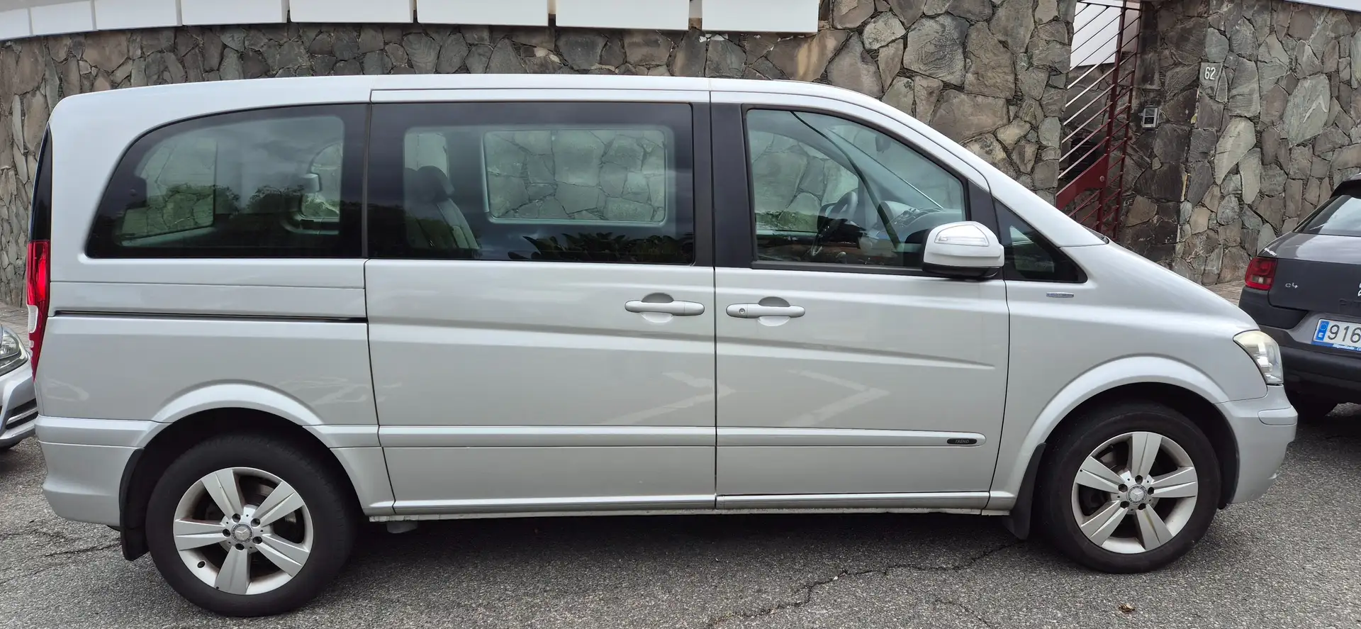 Mercedes-Benz Viano Viano 2.0CDI Trend Compacto Trend Plateado - 1