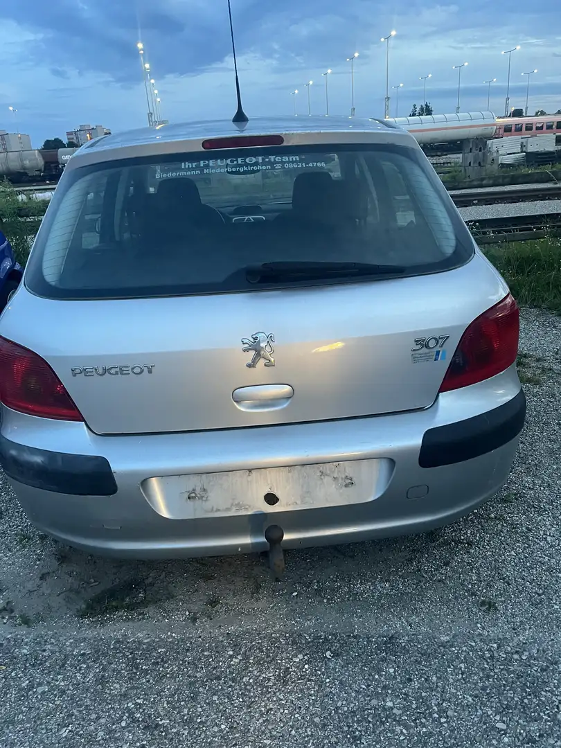 Peugeot 307 SW 110 - 1