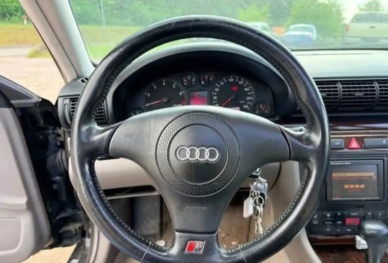 Audi A4 2.8i V6 Advance Tiptronic, foto 10