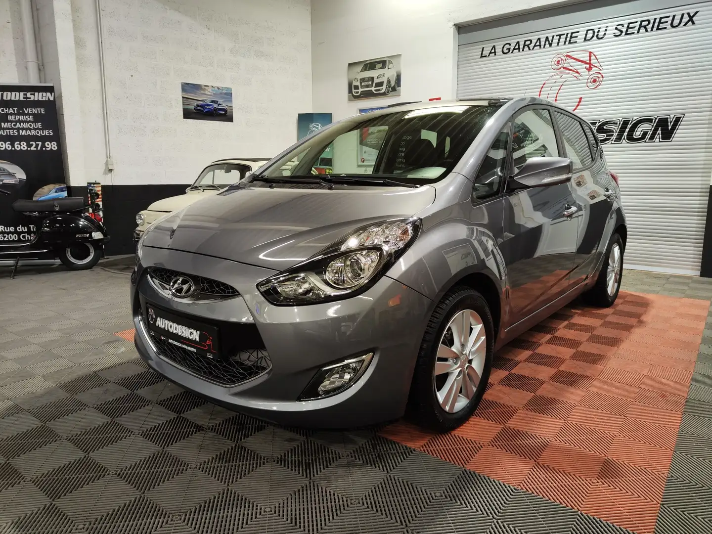 Hyundai iX20 iX20 1.6 CRDi Style Grijs - 2