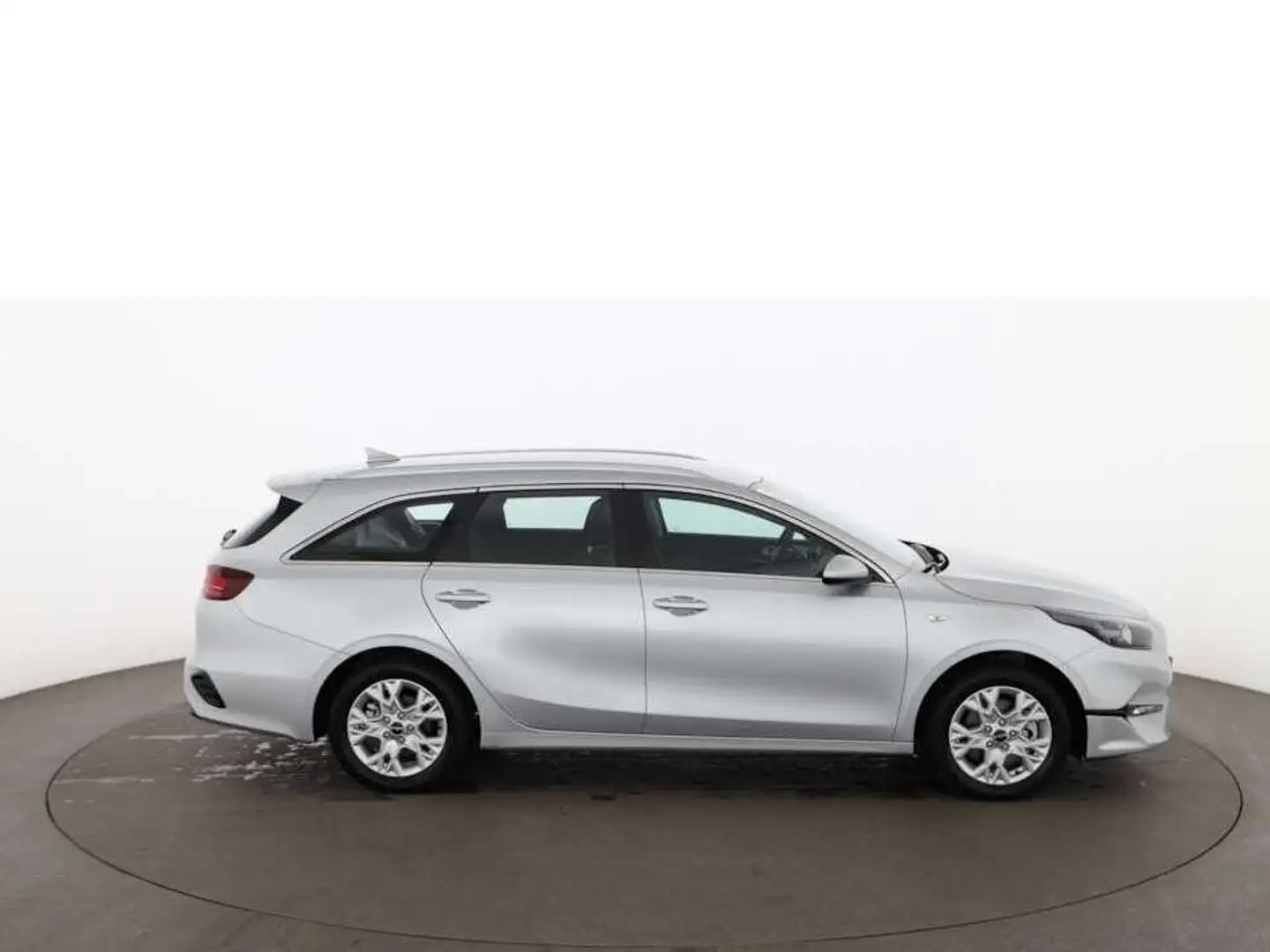 Kia Ceed SW / cee'd SW Ceed SW 1.6 CRDi silber Aut NAVI SITZHZG ASSIST Silber - 2