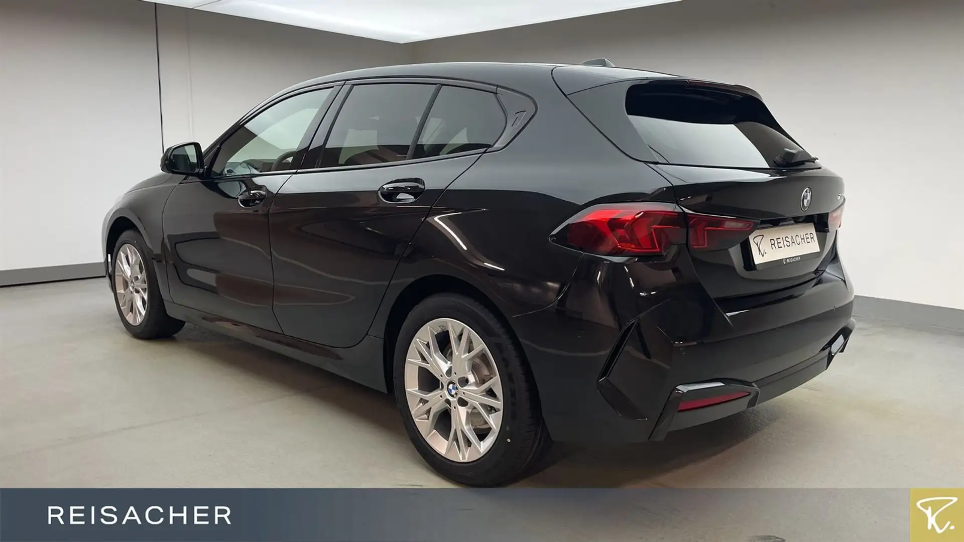 BMW 120 d Pano,AHK,DA+,Autom Schwarz - 2