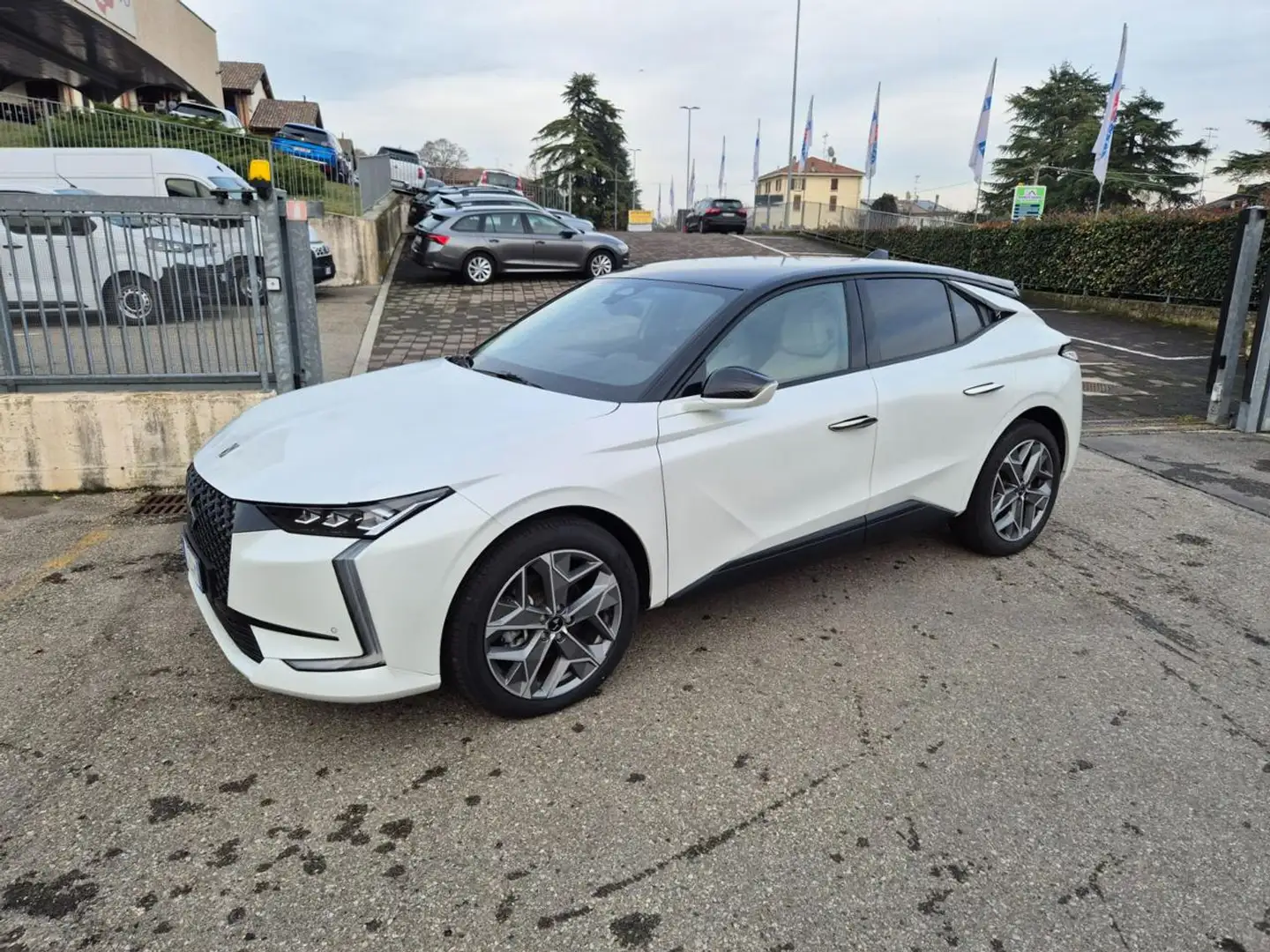 DS Automobiles DS 4 BlueHDi 130 aut. Esprit de Voyage Bianco - 2