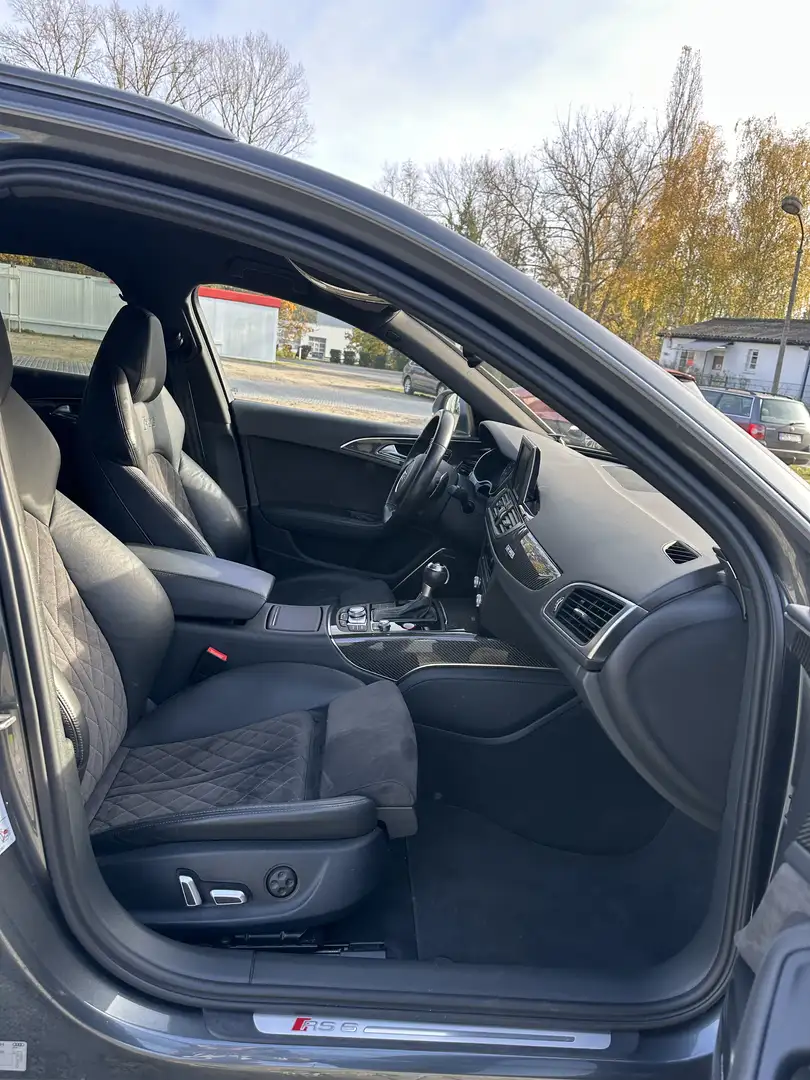 Audi RS6 Avant performance Grau - 2