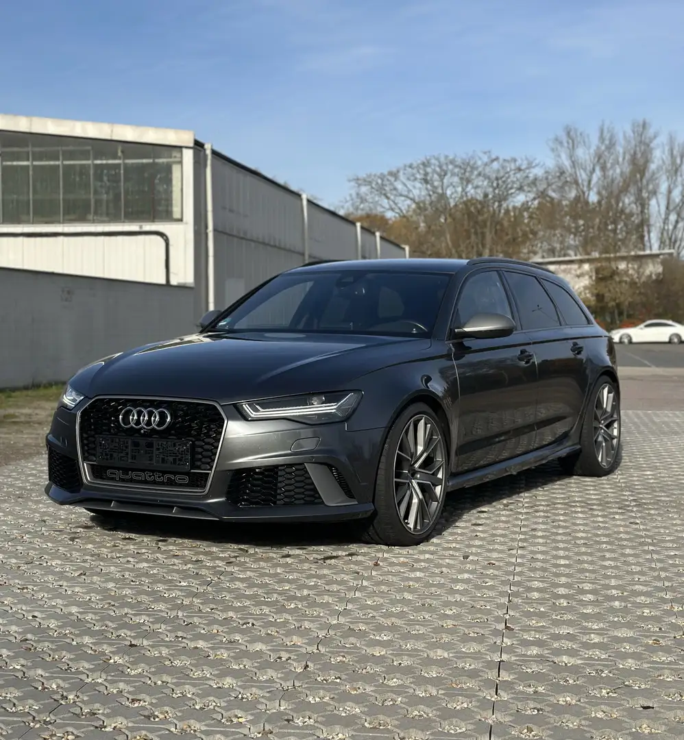 Audi RS6 Avant performance Grau - 1