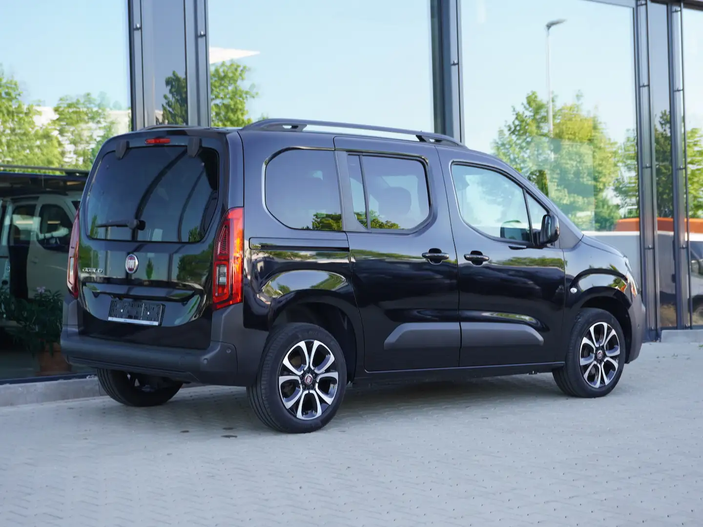 Fiat Doblo Kombi 1.5 130 Automatik / Panoramadach Negro - 2