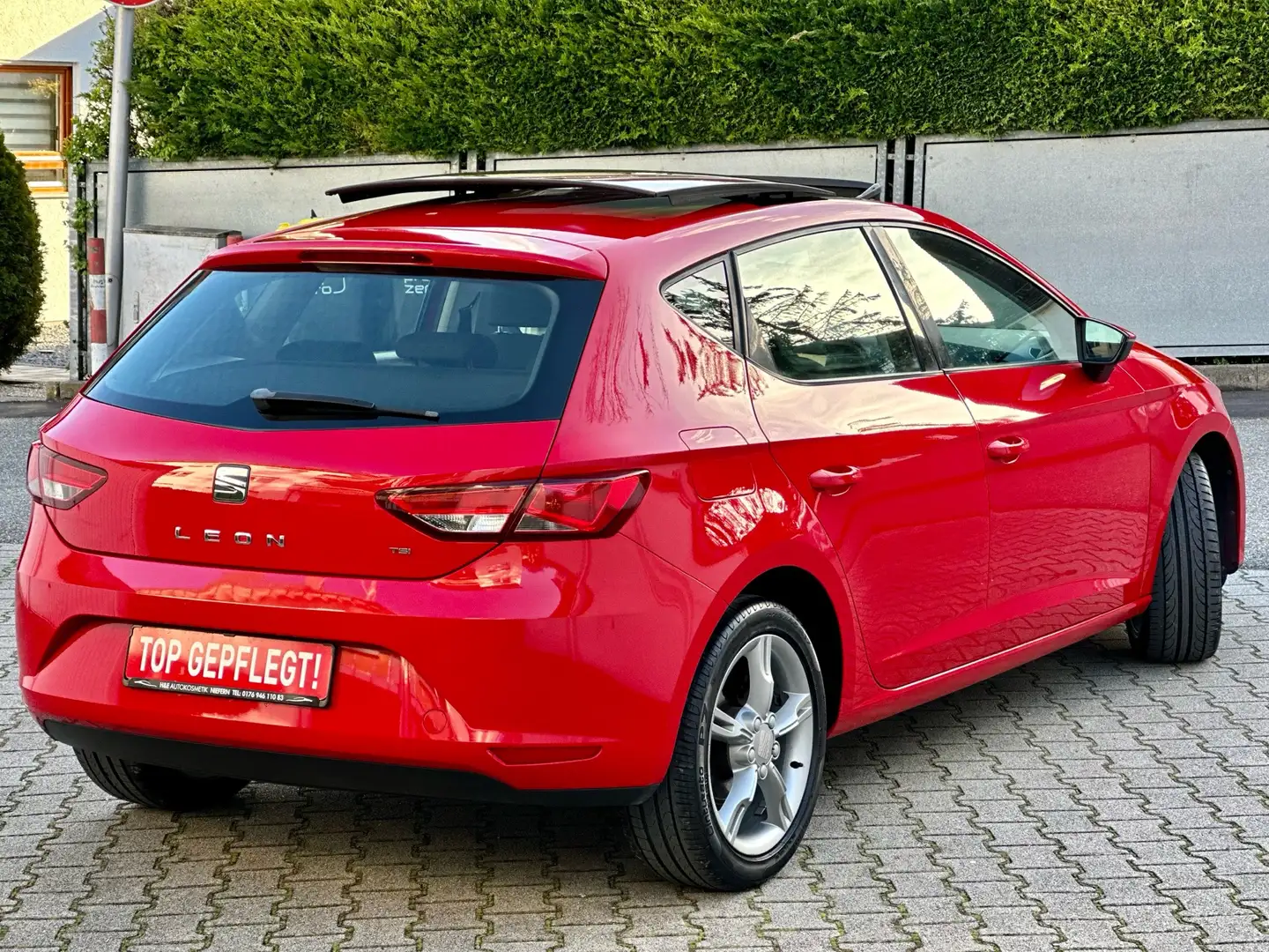 SEAT Leon 1.HAND-TOP GEPFLEGT-TÜV/AU NEU-PANO Rot - 2